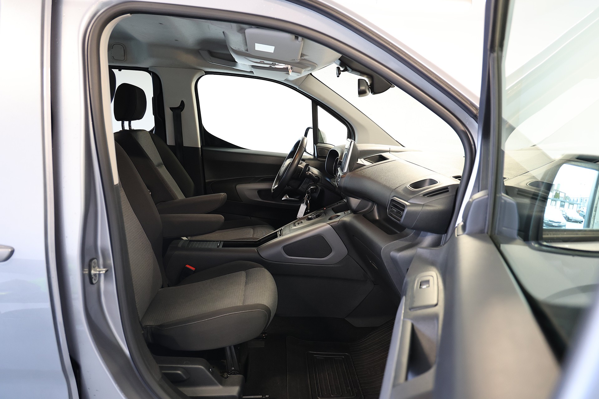 TOYOTA Proace City Verso 1.2 Trend *ZAHNRIEMEN ersetzt* Medium Automatik-image-11