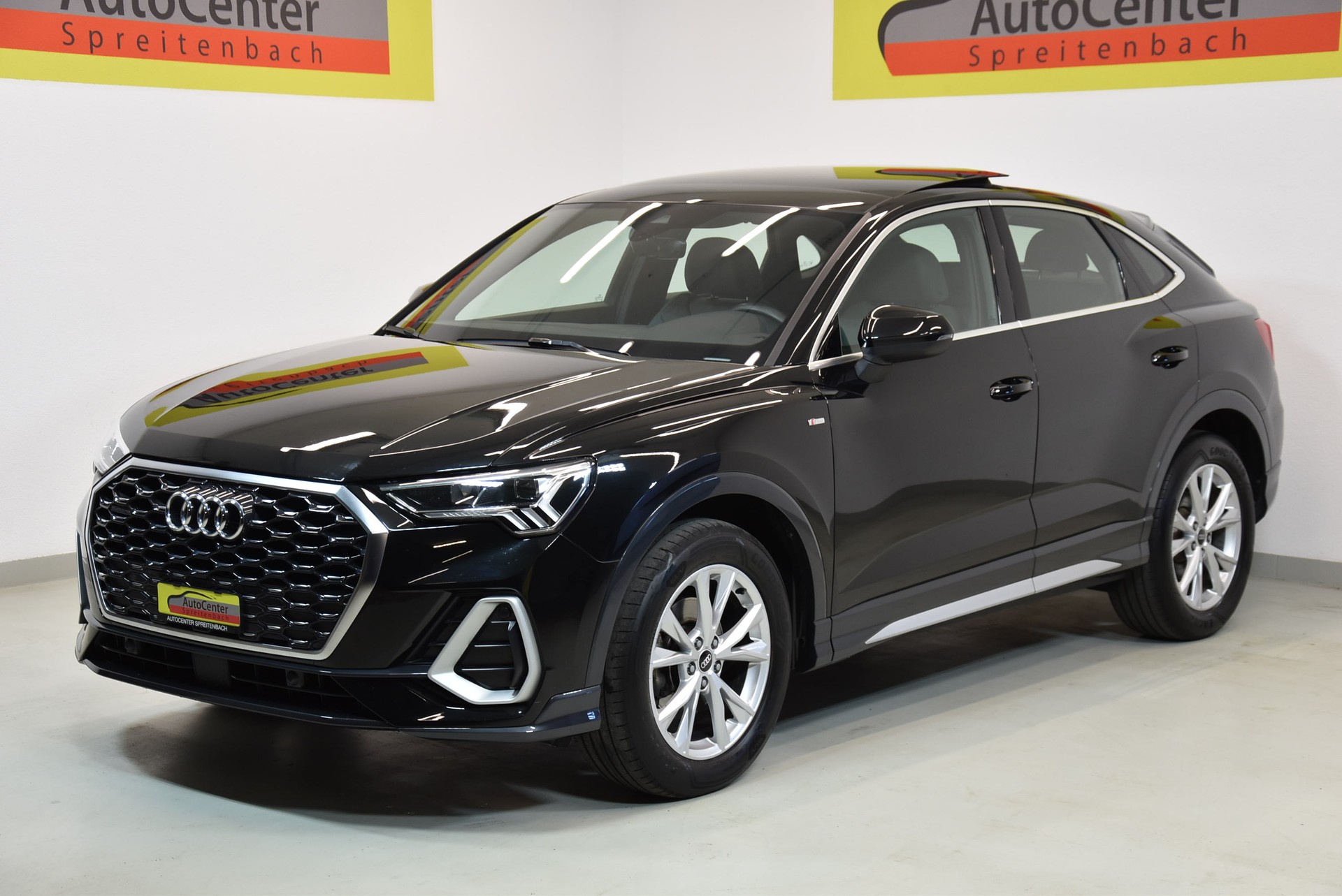 AUDI Q3 Sportback 35 TDI S line Attraction quattro S-tronic-image-1