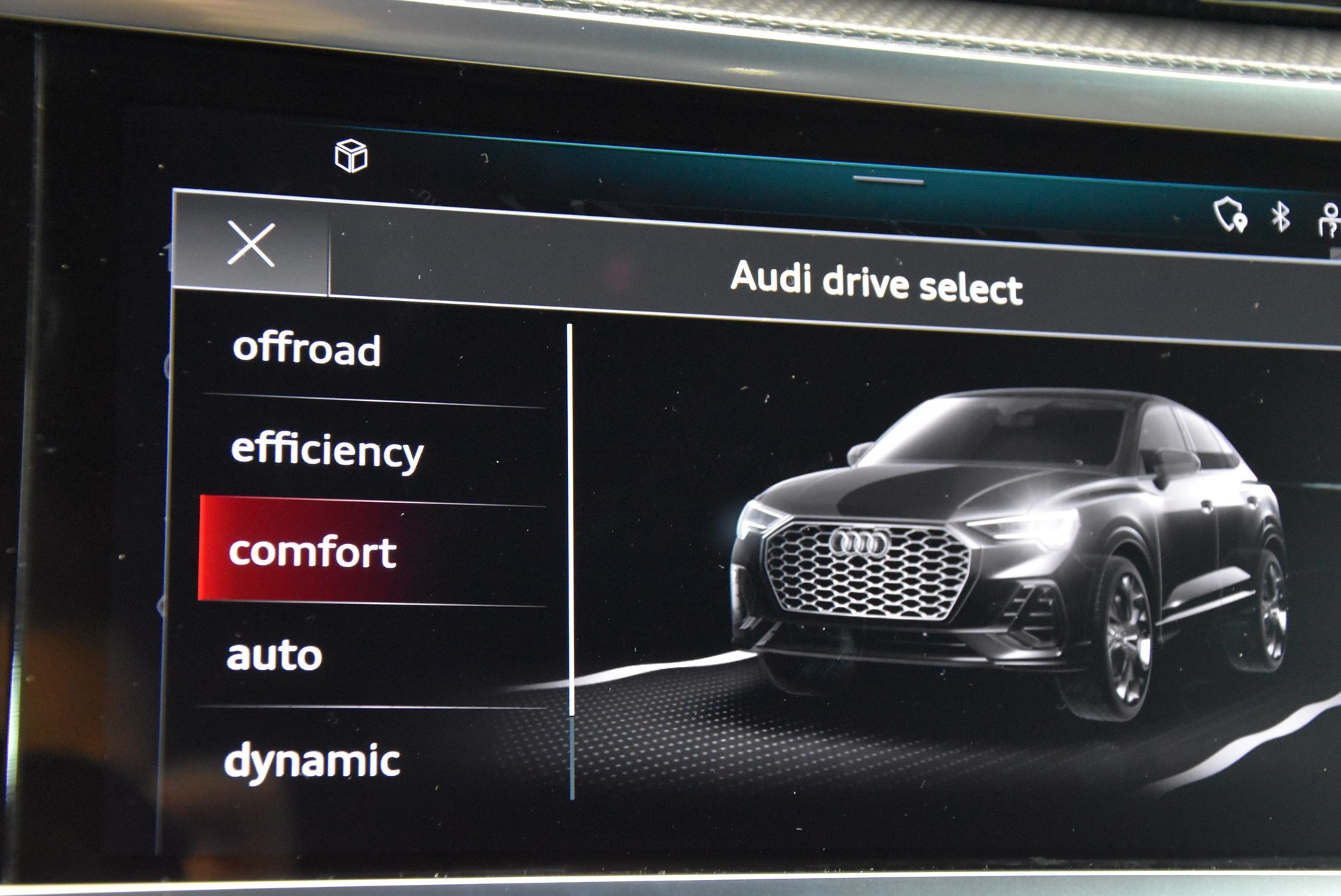 AUDI Q3 Sportback 35 TDI S line Attraction quattro S-tronic-image-10