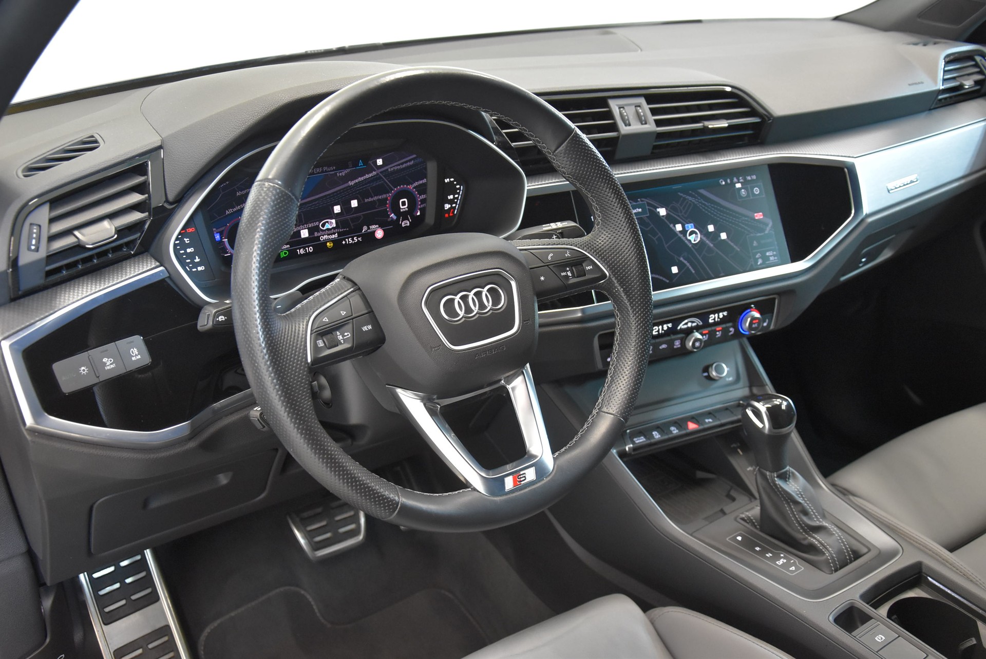 AUDI Q3 Sportback 35 TDI S line Attraction quattro S-tronic-image-2