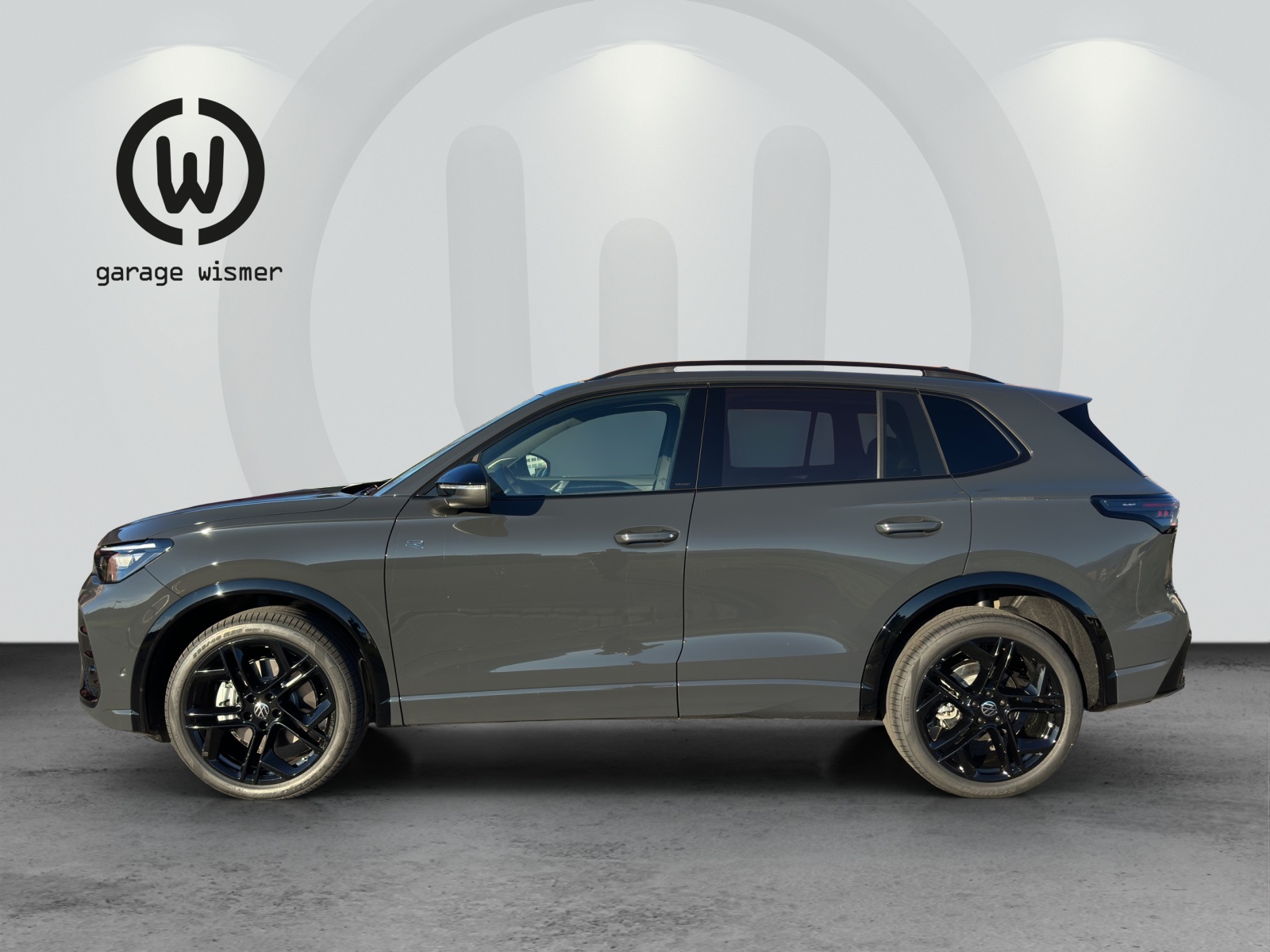 VW Tiguan 2.0 TDI SCR R-Line 4Motion DSG-image-1