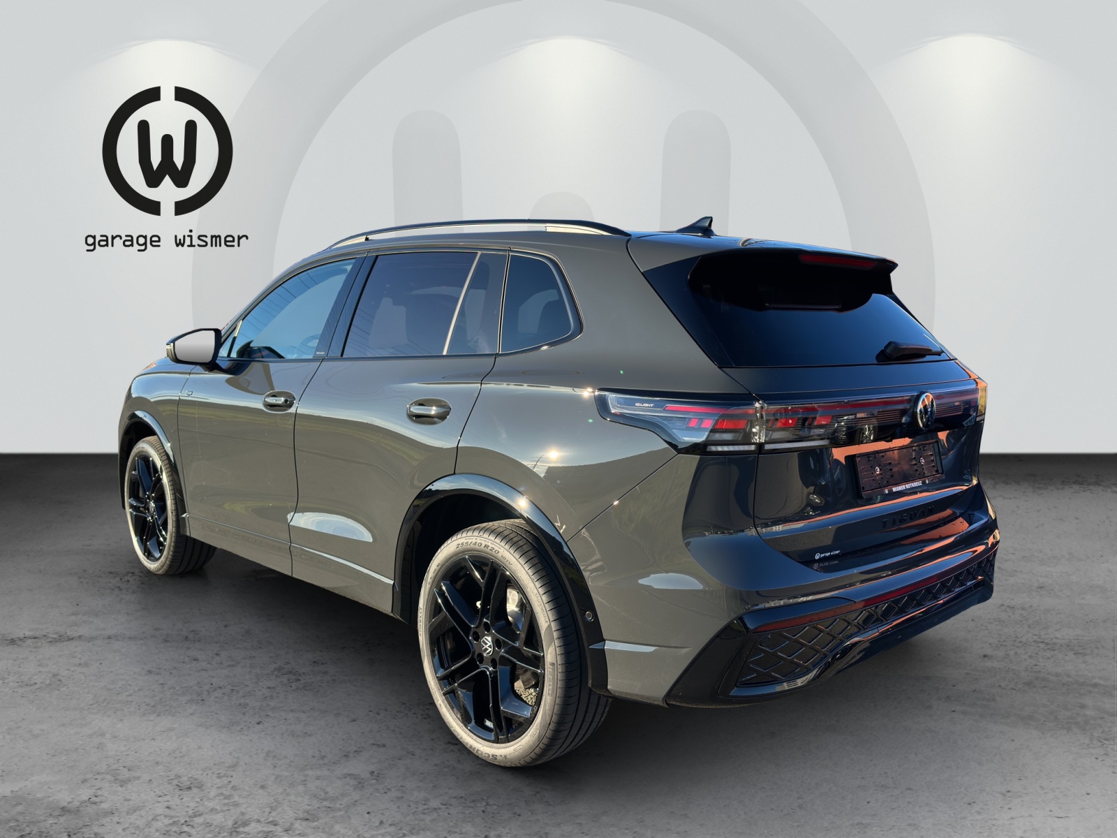 VW Tiguan 2.0 TDI SCR R-Line 4Motion DSG-image-2