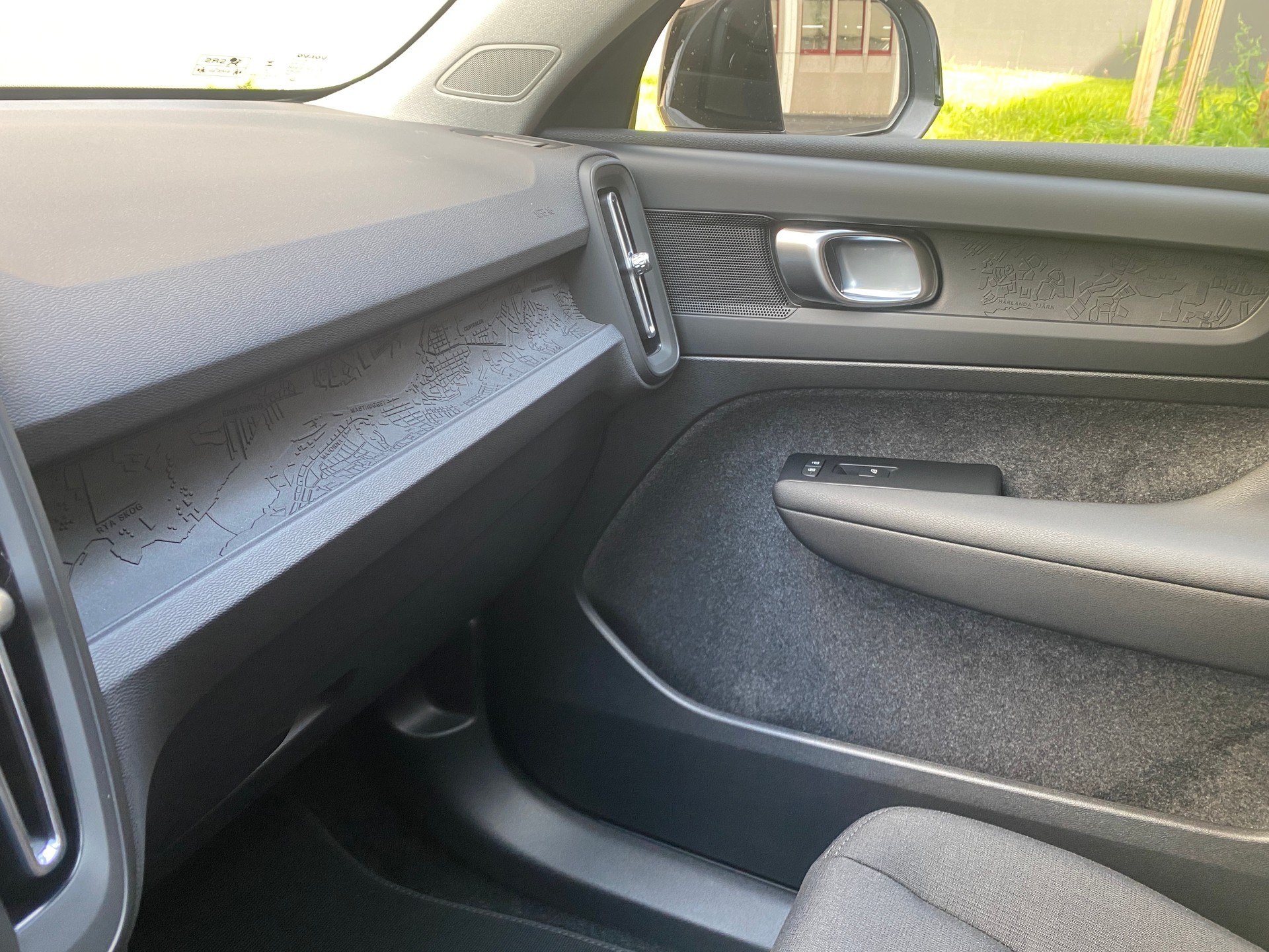 VOLVO EX40 Essential-image-11