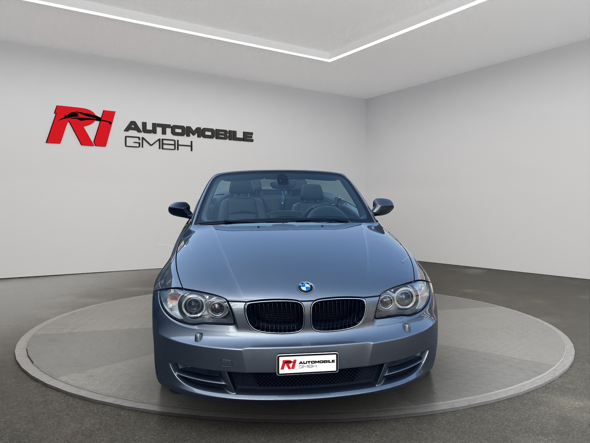 BMW 125i Cabrio Steptronic-showroom-element-1
