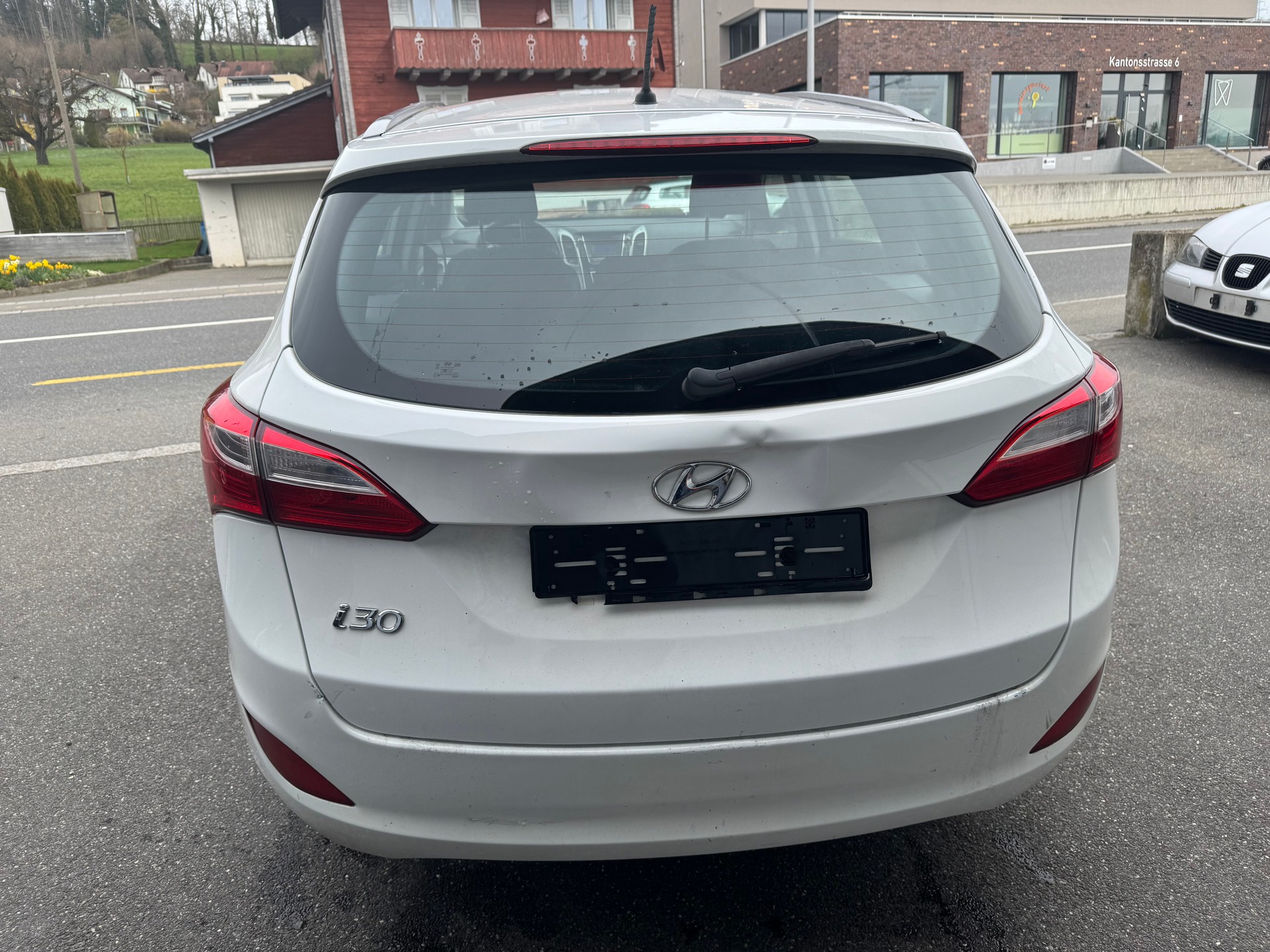 HYUNDAI i30 Wagon 1.6 GDI Plena-image-3