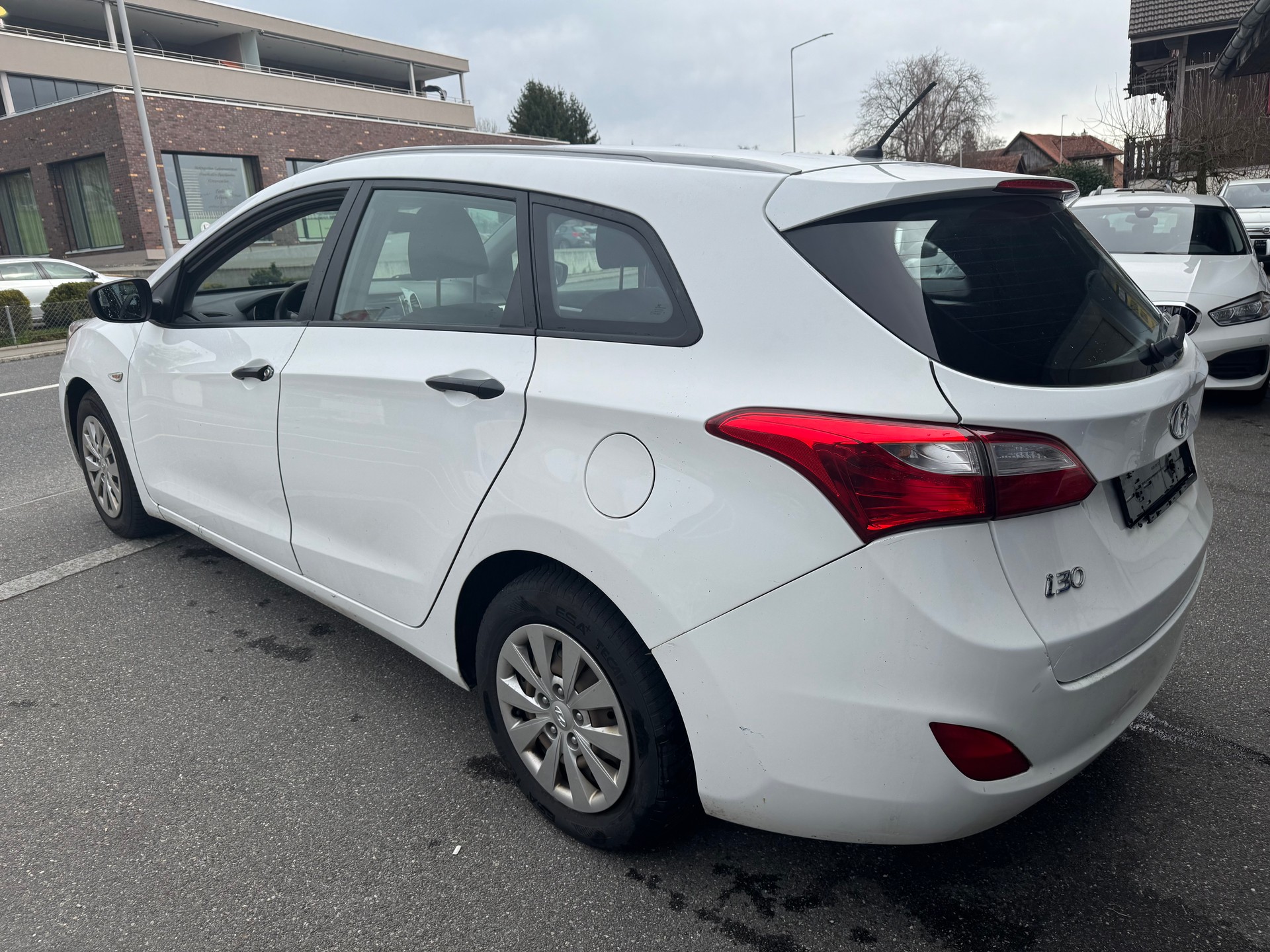 HYUNDAI i30 Wagon 1.6 GDI Plena-image-4