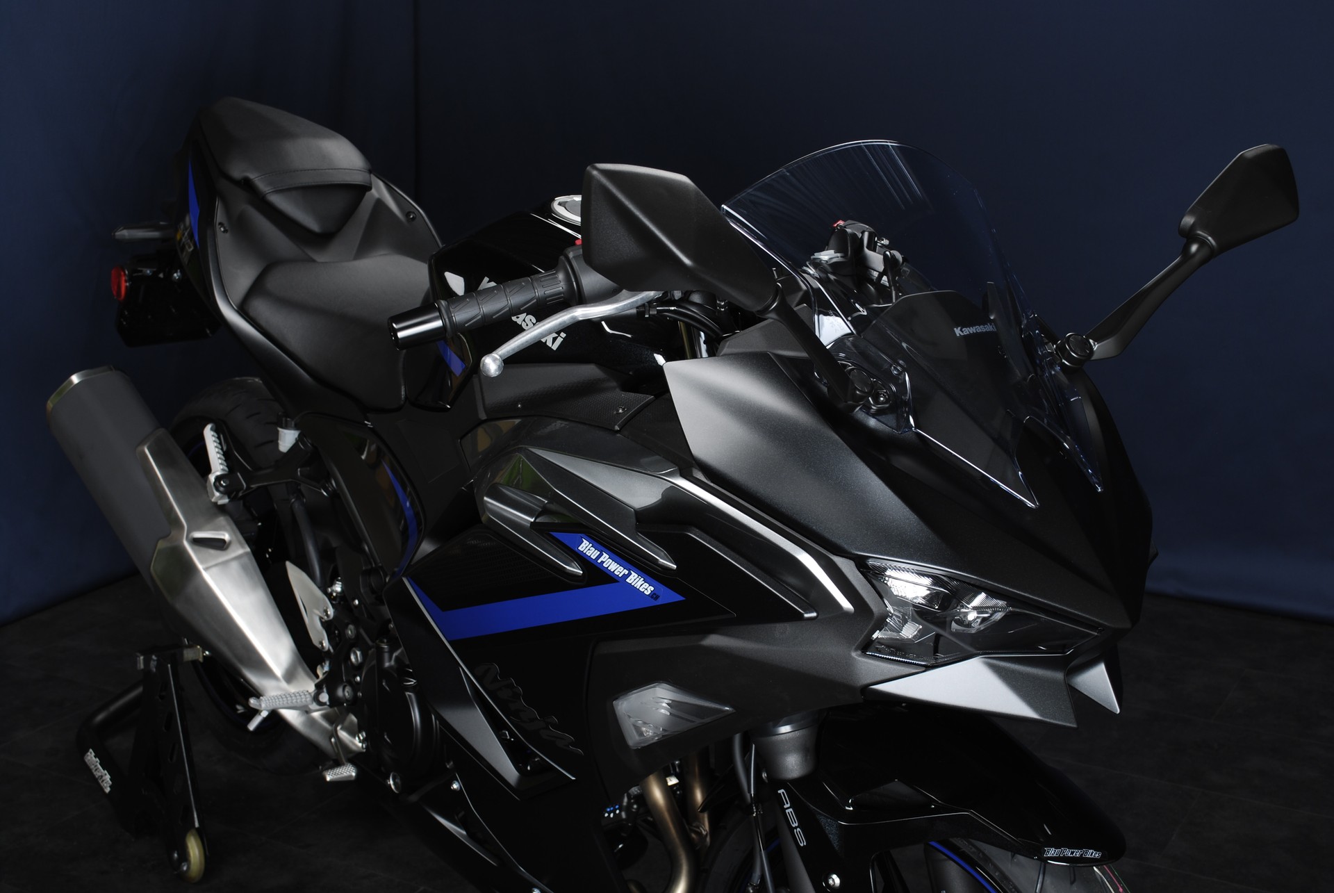 KAWASAKI Ninja 500 SE MY26-showroom-element-1