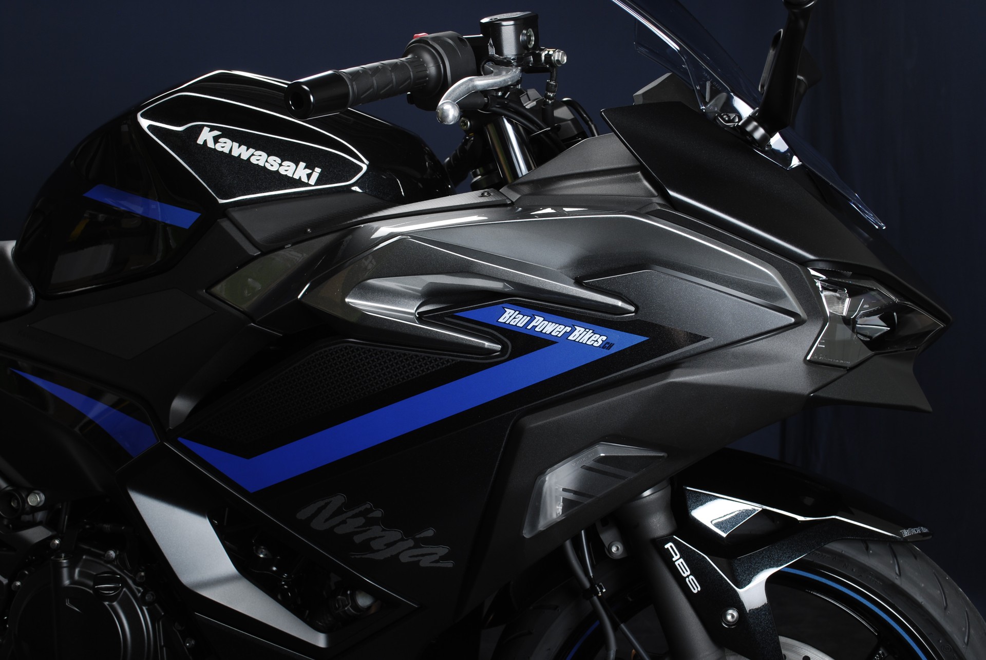 KAWASAKI Ninja 500 SE MY26-showroom-element-2