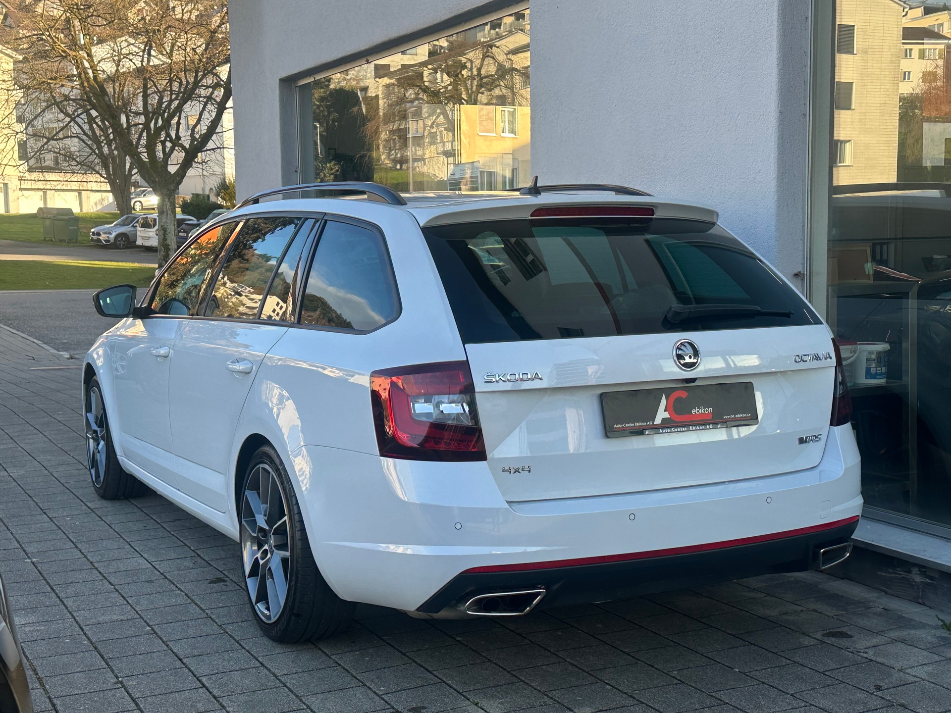 SKODA Octavia Combi 2.0 TDI RS 4x4 DSG-showroom-element-1