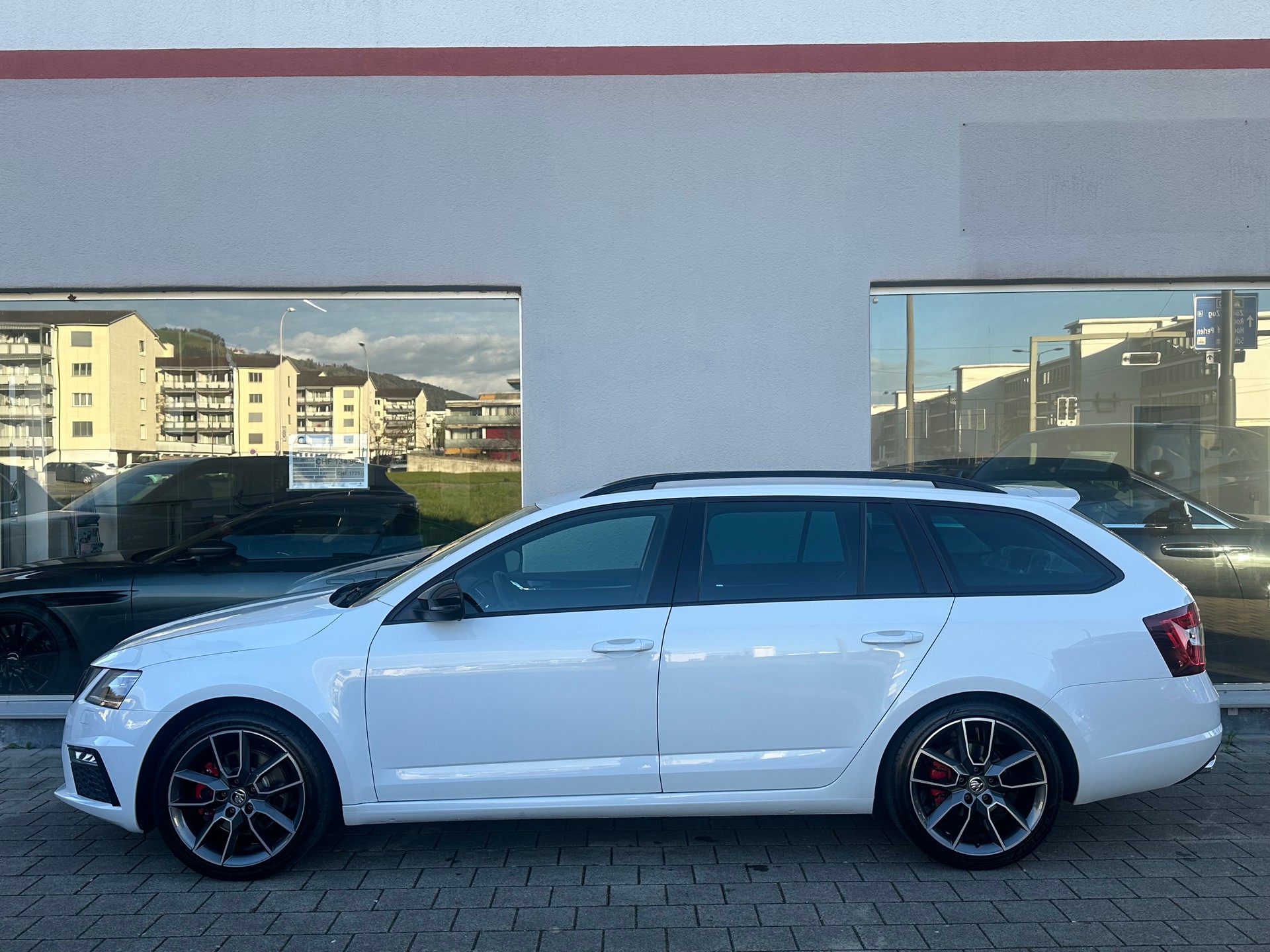 SKODA Octavia Combi 2.0 TDI RS 4x4 DSG-showroom-element-2