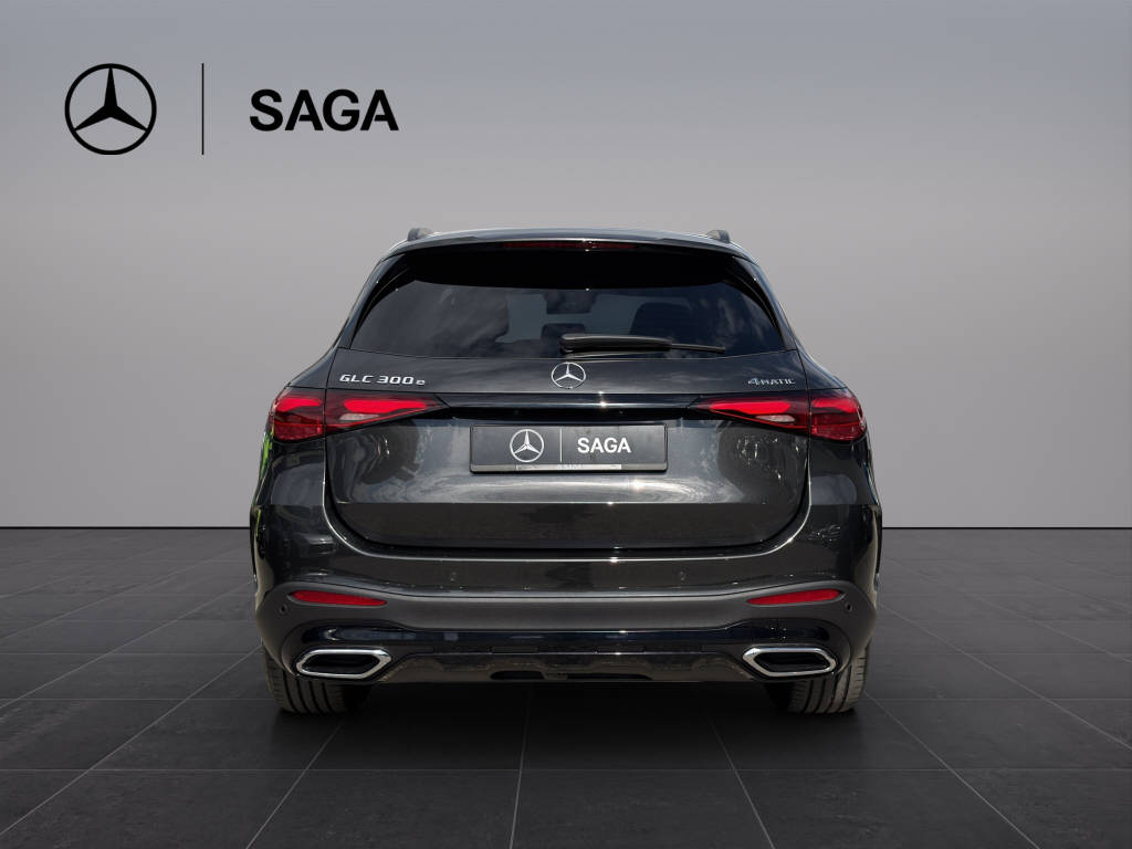 MERCEDES-BENZ GLC 300 e EQ Star AMG Line 4matic-image-4