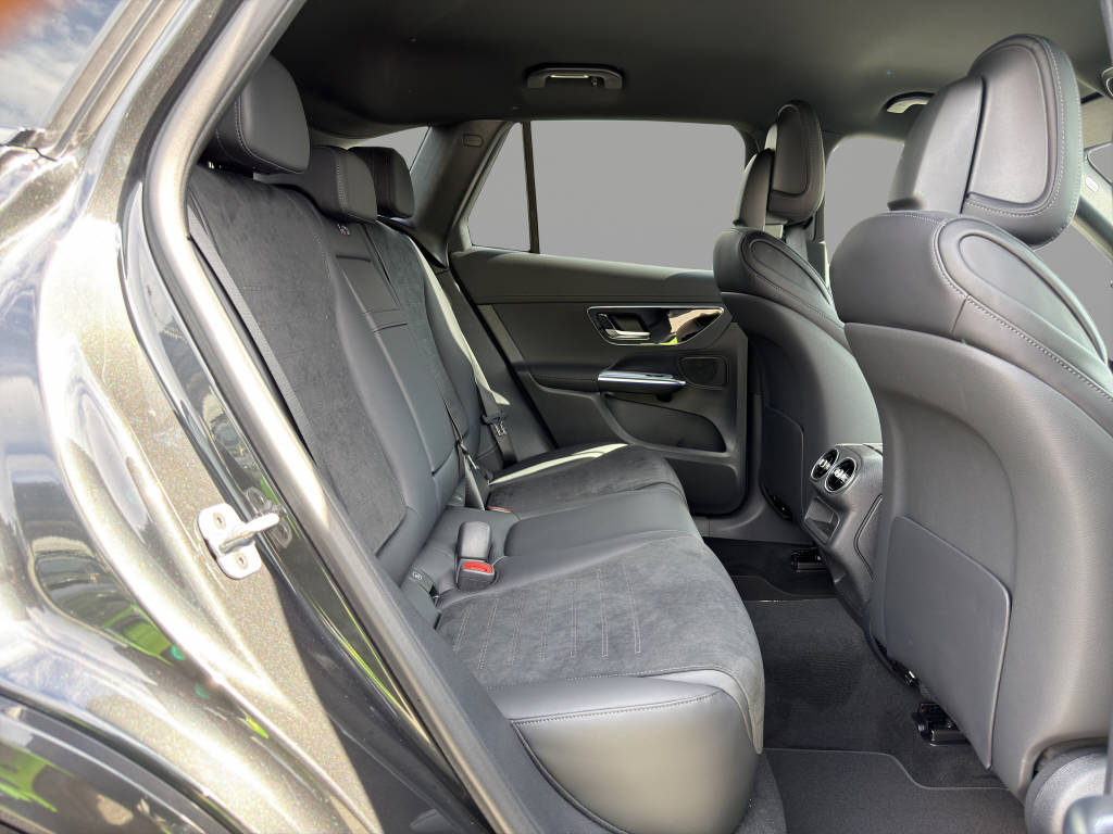 MERCEDES-BENZ GLC 300 e EQ Star AMG Line 4matic-image-13