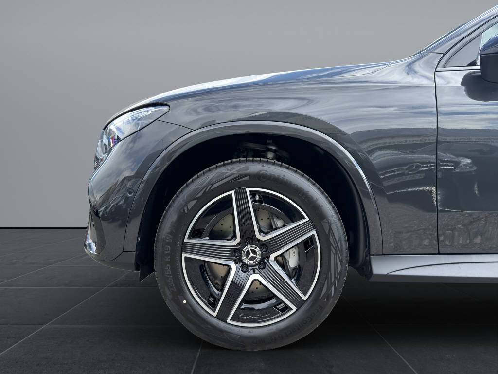 MERCEDES-BENZ GLC 300 e EQ Star AMG Line 4matic-image-16