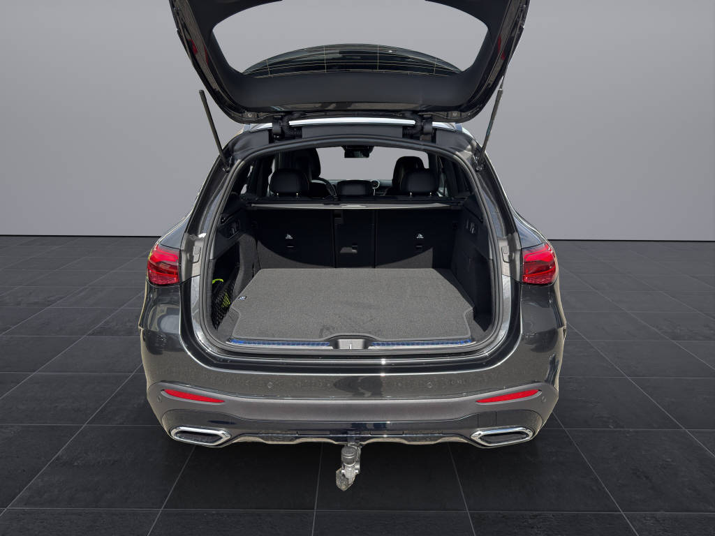 MERCEDES-BENZ GLC 300 e EQ Star AMG Line 4matic-image-15