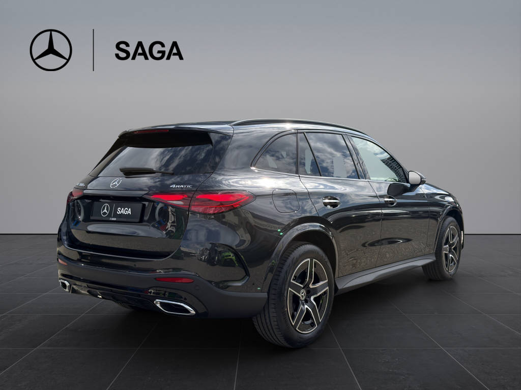 MERCEDES-BENZ GLC 300 e EQ Star AMG Line 4matic-image-5