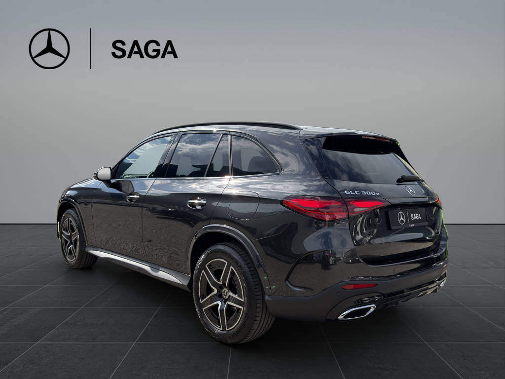 MERCEDES-BENZ GLC 300 e EQ Star AMG Line 4matic-image-3