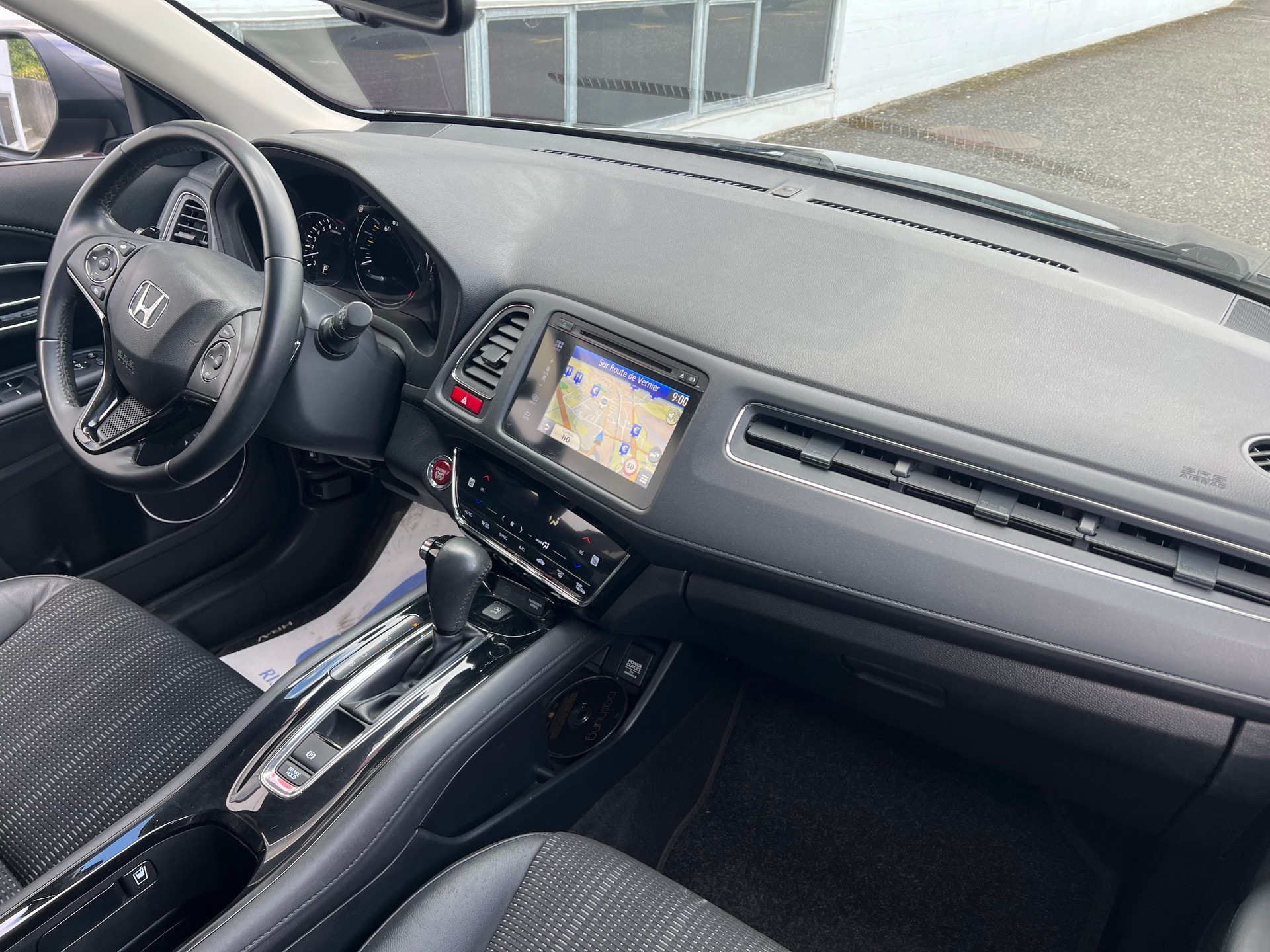 HONDA HR-V 1.5i-VTEC Executive CVT-image-3