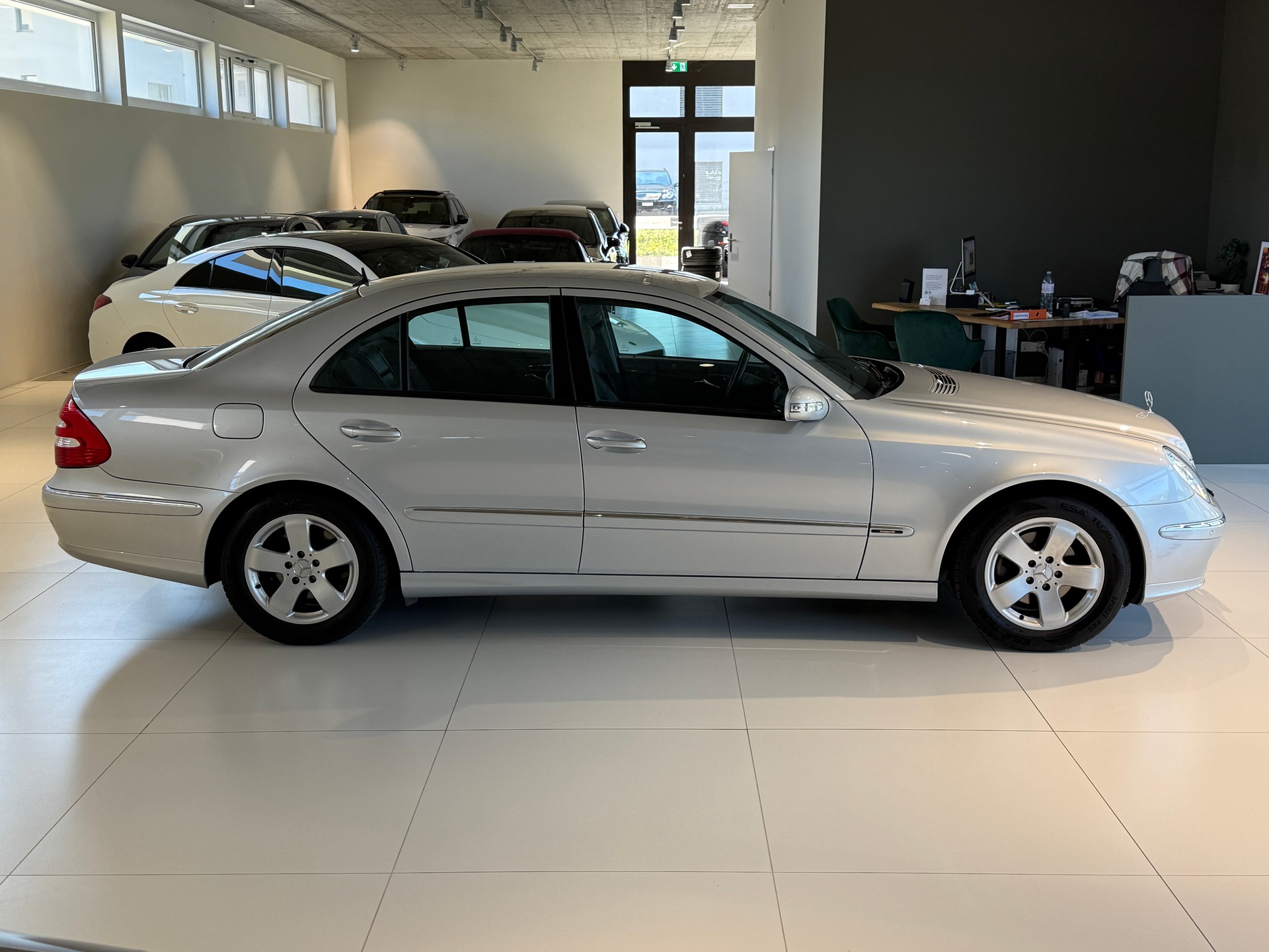 MERCEDES-BENZ E 200 Kompressor Avantgarde **MFK NEU 2026***AUTOMAT***KLIMA***LÜCKENLOSES SERVICEHEFT***8-FACH BEREIFT***-image-24