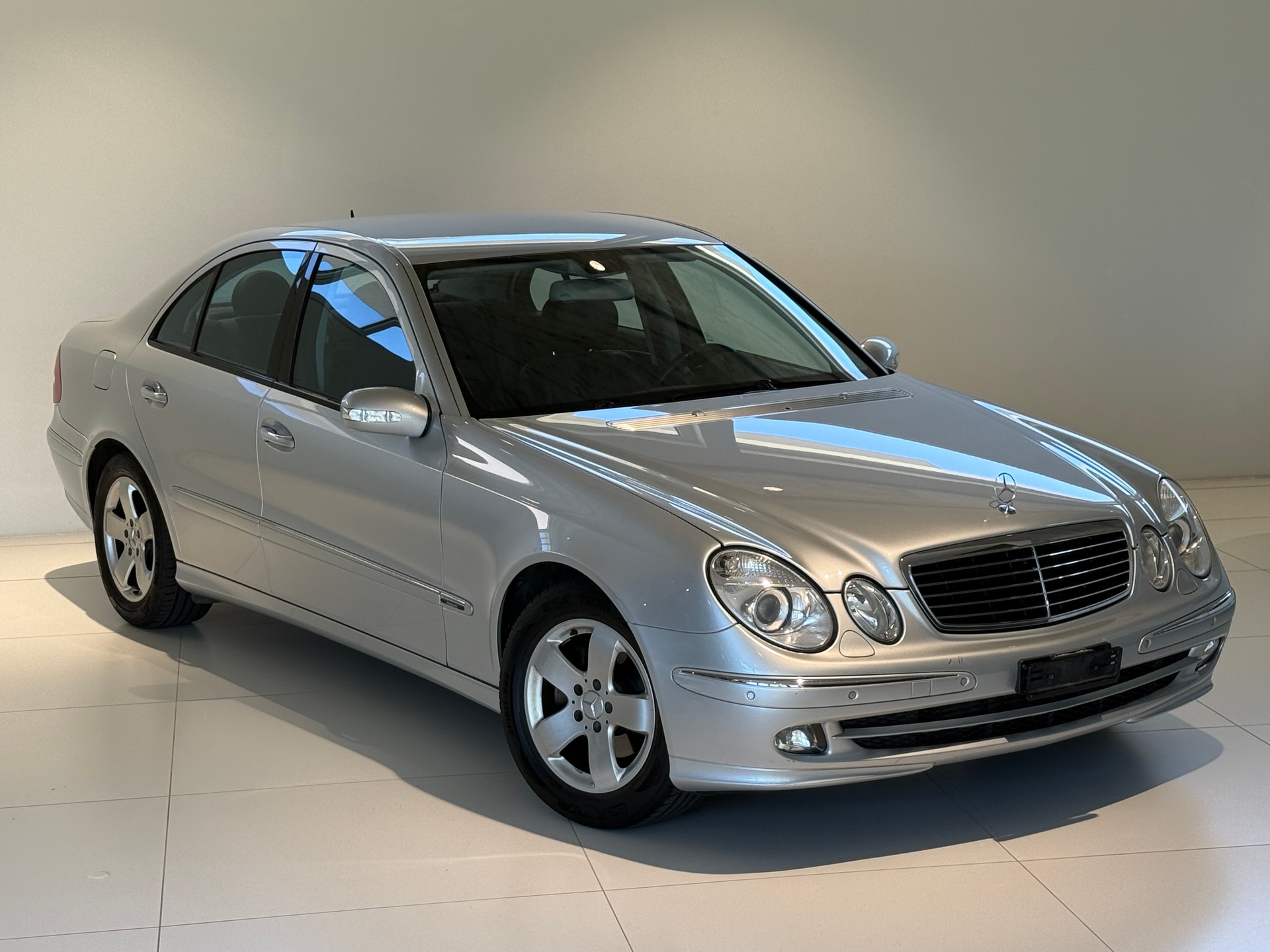 MERCEDES-BENZ E 200 Kompressor Avantgarde **MFK NEU 2026***AUTOMAT***KLIMA***LÜCKENLOSES SERVICEHEFT***8-FACH BEREIFT***