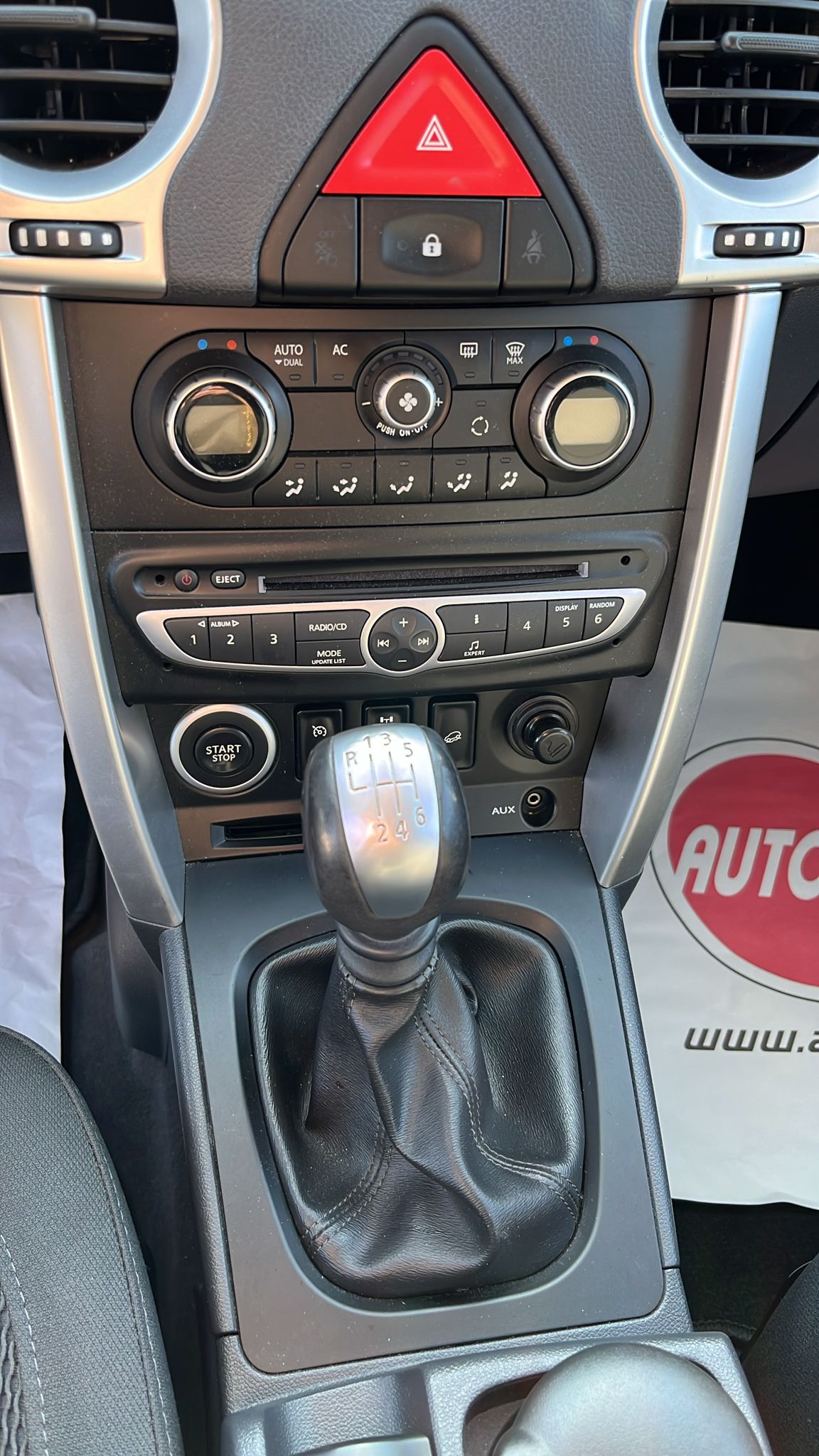 RENAULT Koleos 2.5 Dynamique 4x4-image-14