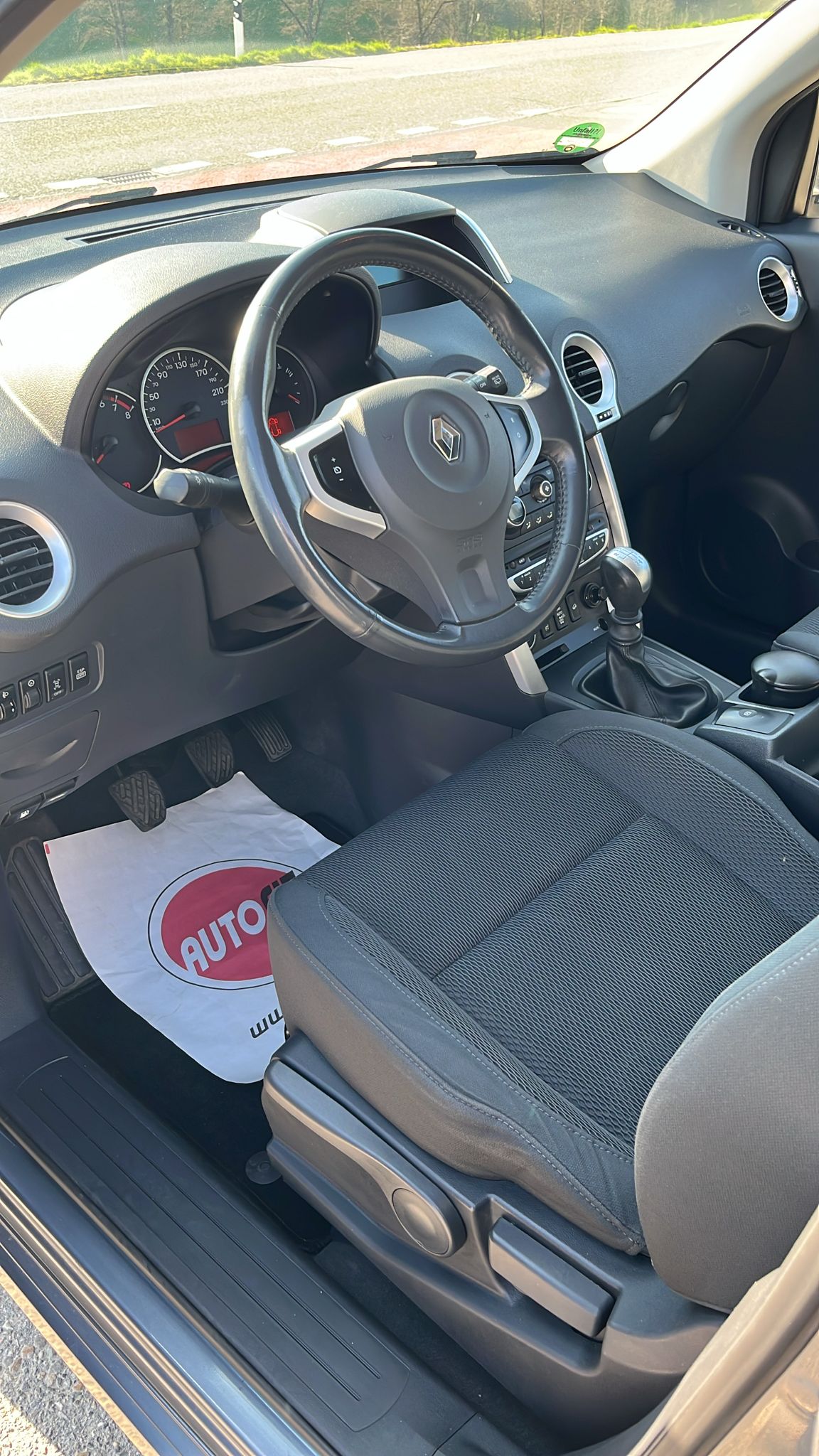 RENAULT Koleos 2.5 Dynamique 4x4-image-8