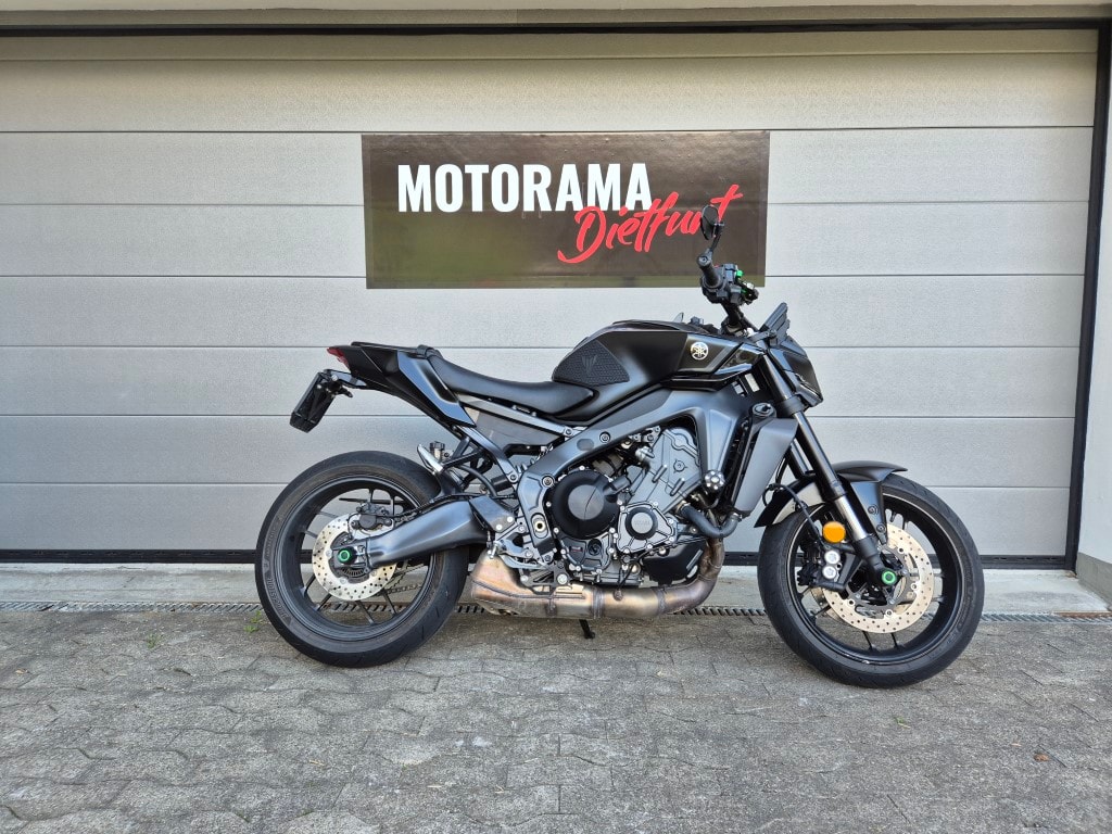 YAMAHA MT-09