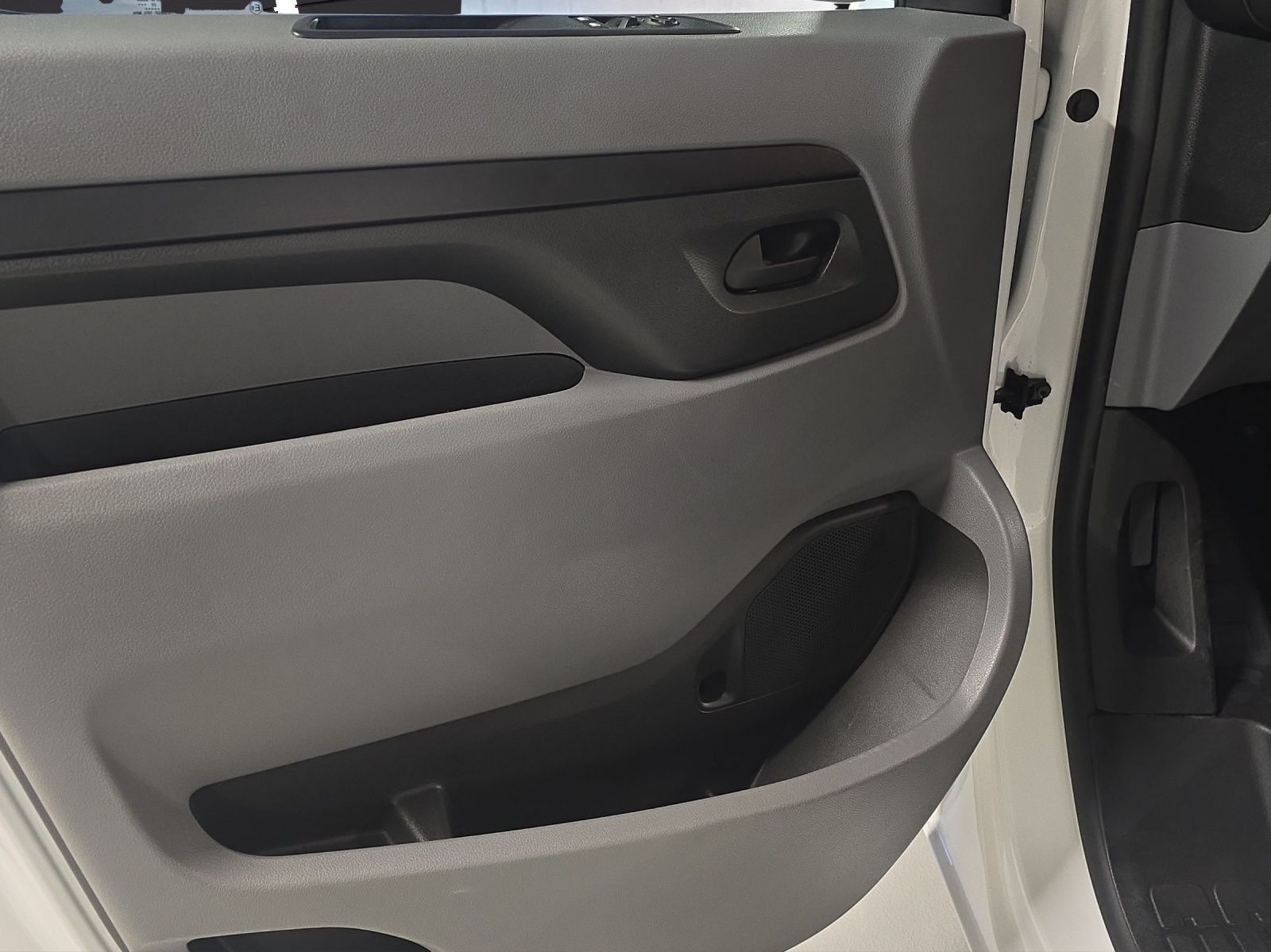 OPEL Vivaro Combi 2.0 CDTI Essentia s/s M-image-11