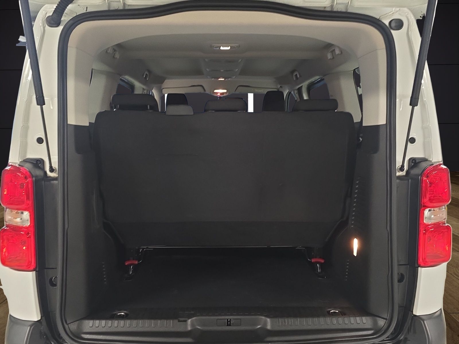 OPEL Vivaro Combi 2.0 CDTI Essentia s/s M-image-15