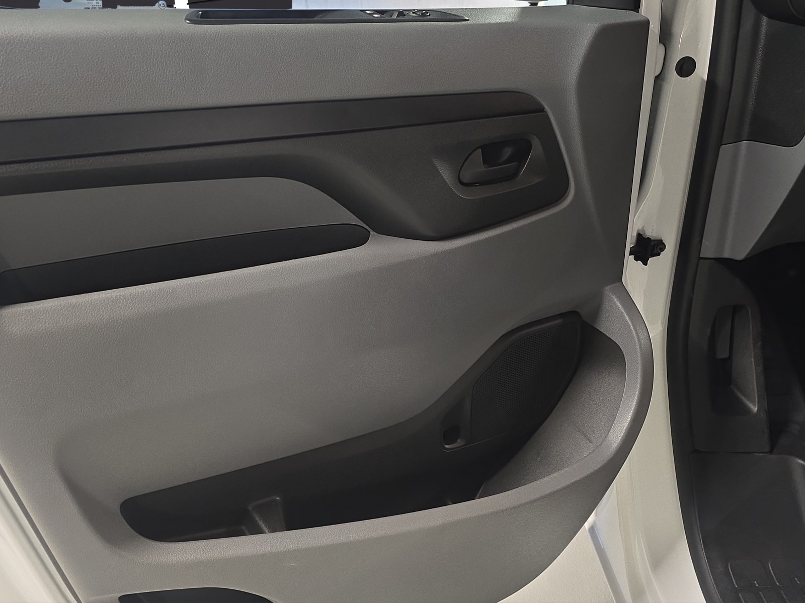 OPEL Vivaro Combi 2.0 CDTI Essentia s/s M-image-11