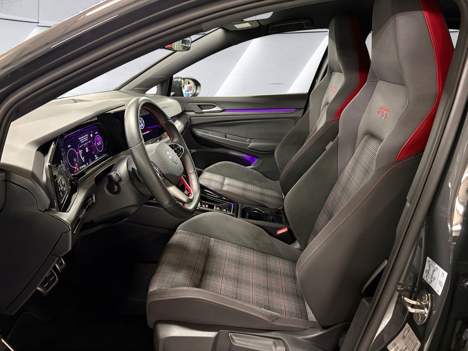 VW Golf 2.0 TSI GTI DSG/Matrix LED IQ.Light / Travel assist / Caméra de recul-image-12