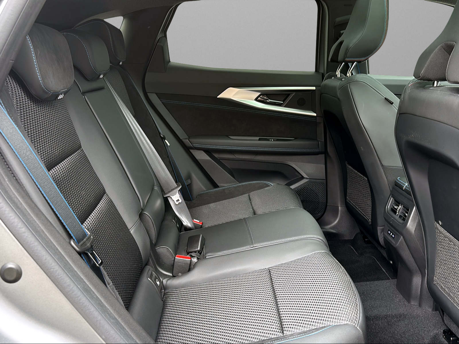 RENAULT Austral 1.3 MHEV 160 Esprit Alpine A-image-8