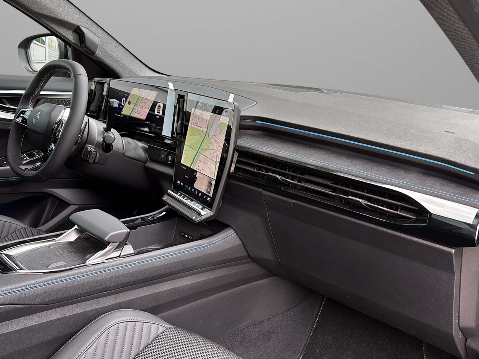 RENAULT Austral 1.3 MHEV 160 Esprit Alpine A-image-10