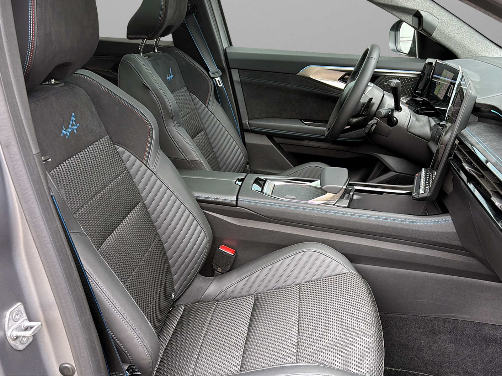 RENAULT Austral 1.3 MHEV 160 Esprit Alpine A-image-11