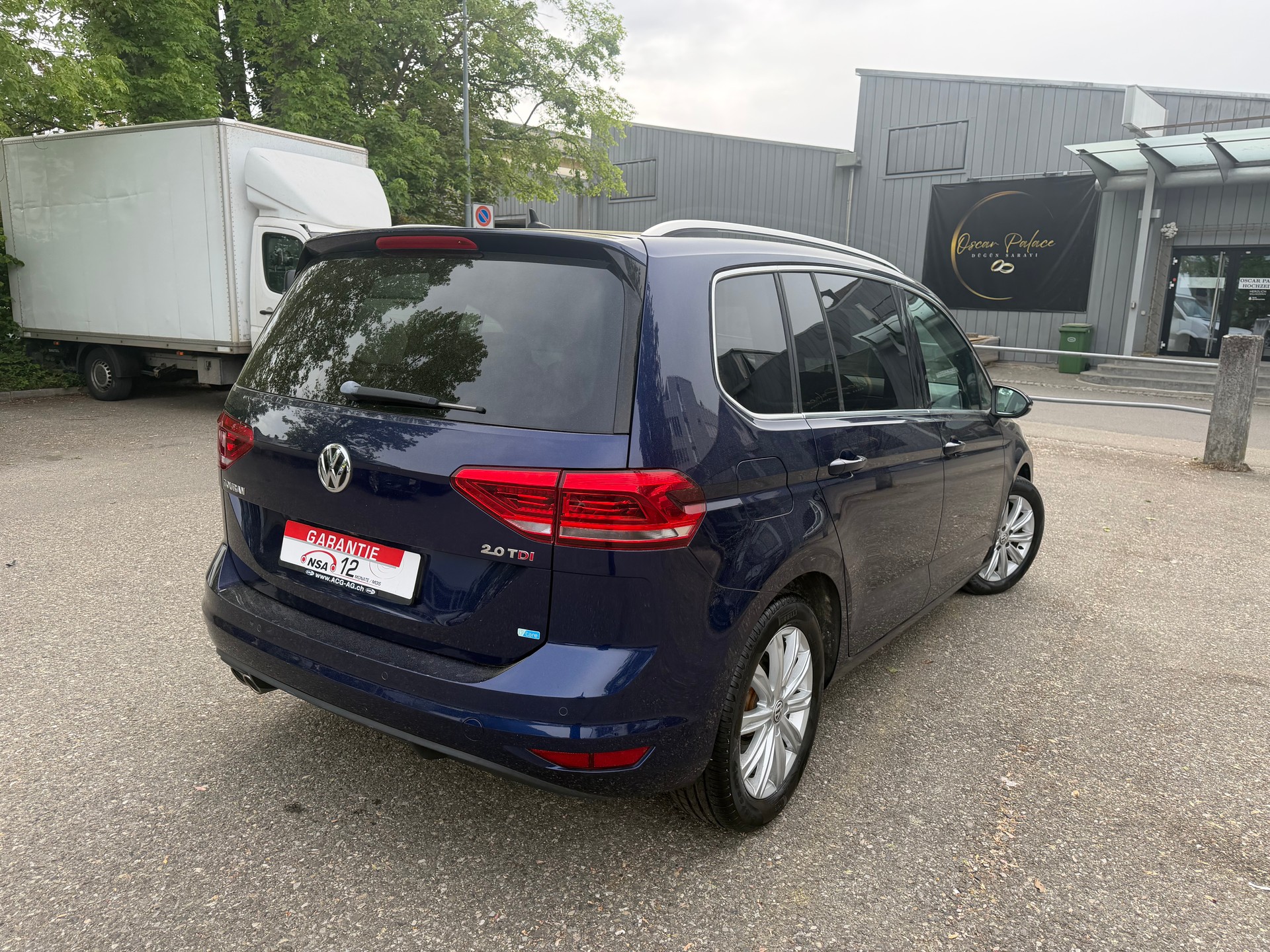 VW Touran 2.0 TDI BlueMotion Technology Highline DSG ** 190 PS ** 7-Plätzer ** Navi mit RF-kamera ** Frisch MFK *-image-4