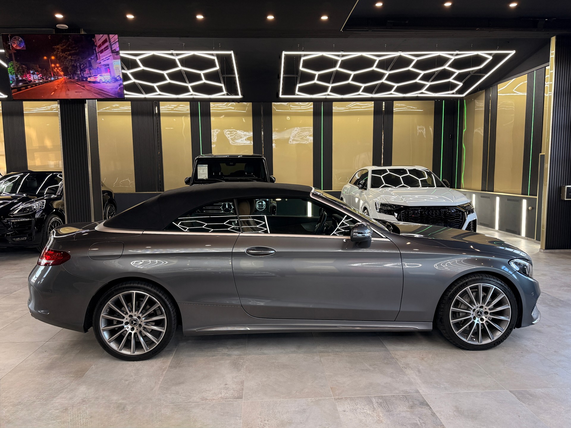 MERCEDES-BENZ C 200 Cabriolet AMG Line 9G-Tronic-showroom-element-3
