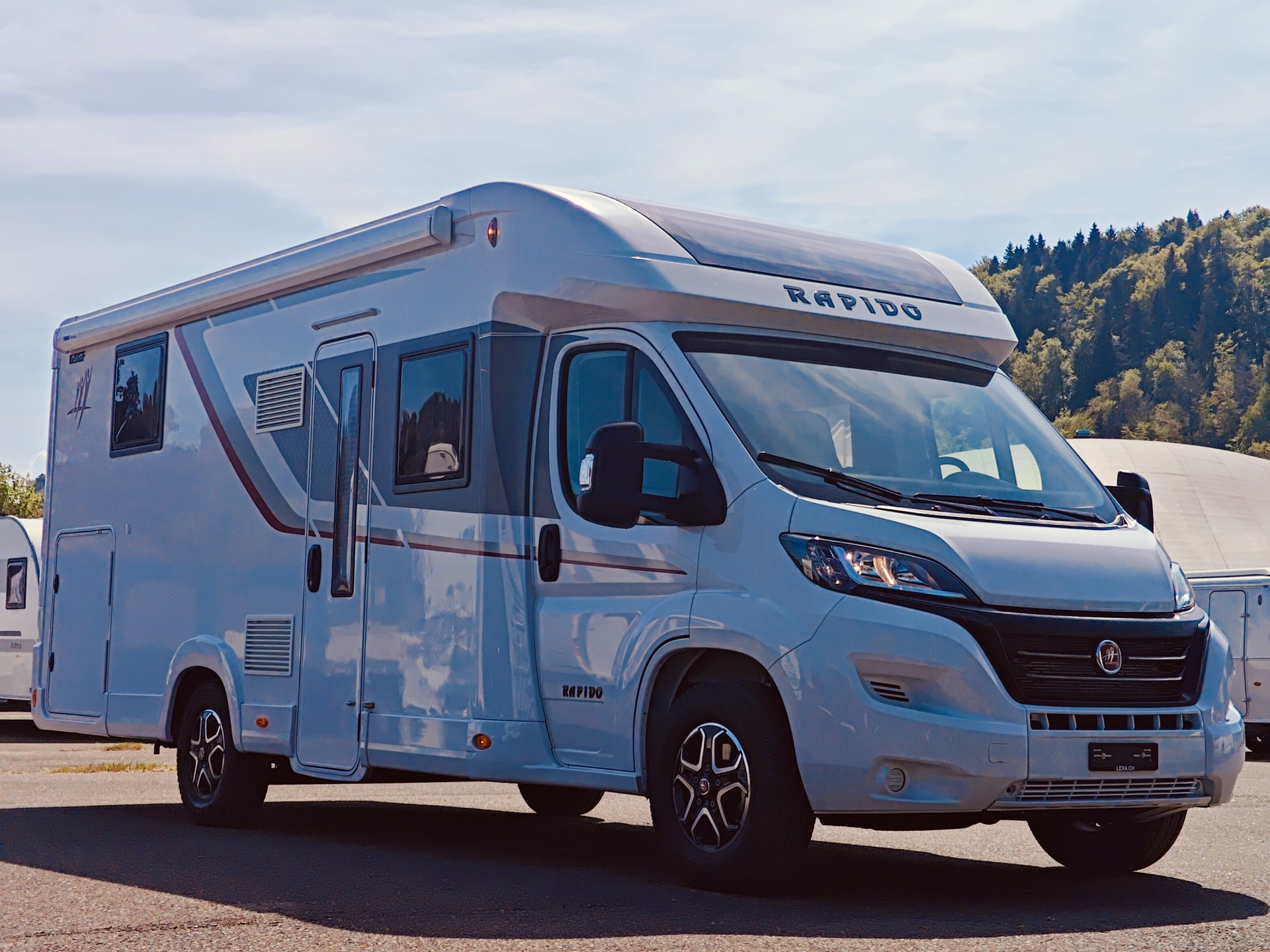 FIAT Rapido SERIE 6 696 F - Automat -- Queensbett XL -- Hubbett -- Solar & Lithium -- Dachklima -- Bodenheizung -- Clesana WC-image-1
