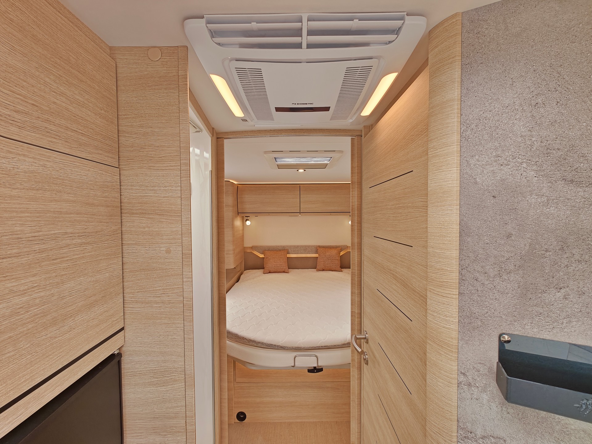 FIAT Rapido SERIE 6 696 F - Automat -- Queensbett XL -- Hubbett -- Solar & Lithium -- Dachklima -- Bodenheizung -- Clesana WC-image-13