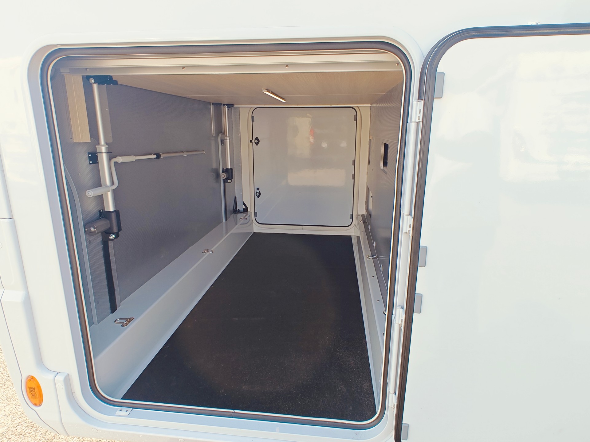 FIAT Rapido SERIE 6 696 F - Automat -- Queensbett XL -- Hubbett -- Solar & Lithium -- Dachklima -- Bodenheizung -- Clesana WC-image-7