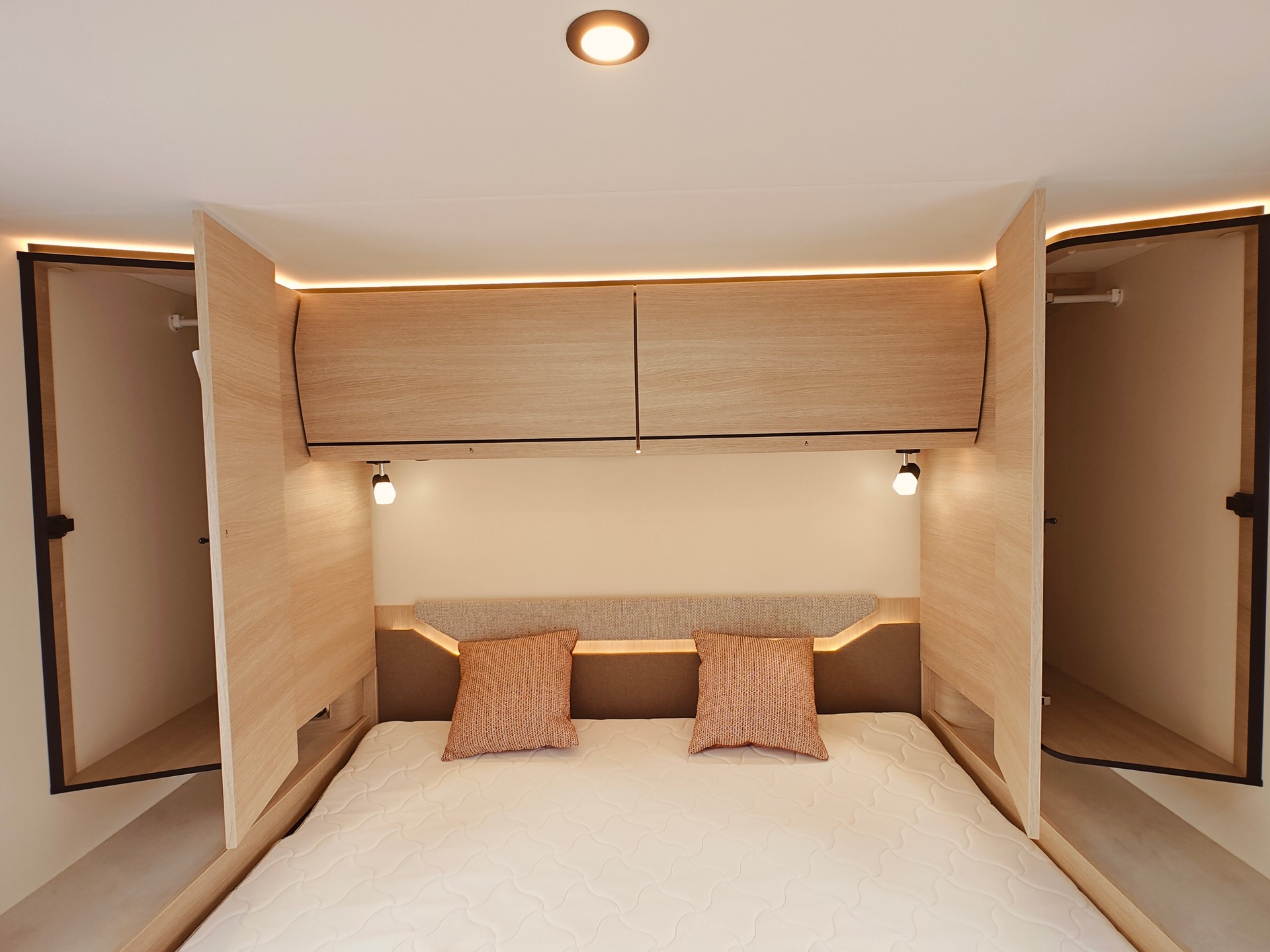 FIAT Rapido SERIE 6 696 F - Automat -- Queensbett XL -- Hubbett -- Solar & Lithium -- Dachklima -- Bodenheizung -- Clesana WC-image-17