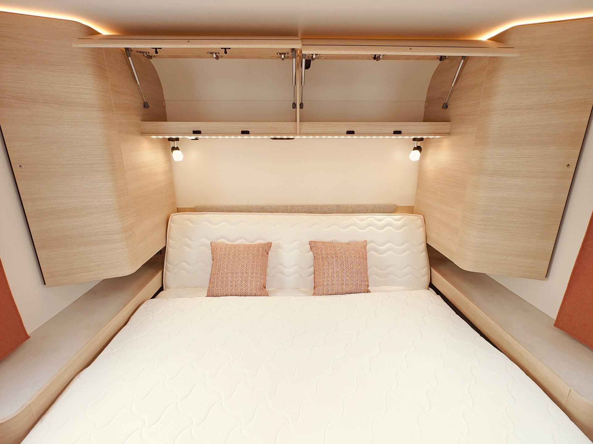 FIAT Rapido SERIE 6 696 F - Automat -- Queensbett XL -- Hubbett -- Solar & Lithium -- Dachklima -- Bodenheizung -- Clesana WC-image-16