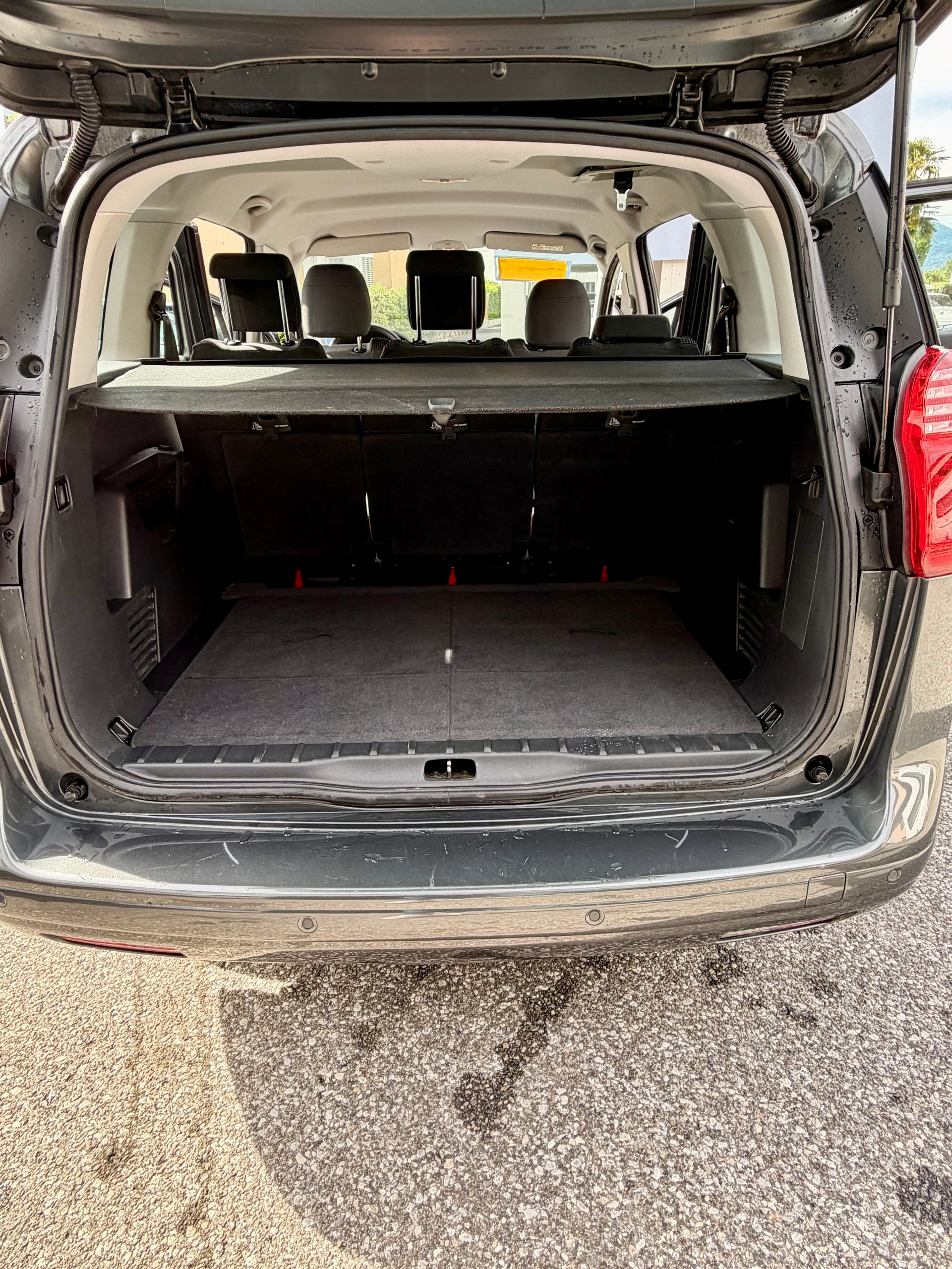 PEUGEOT 5008 1.6 BlueHDi 5008 1.6 BlueHDi Business EAT-image-8