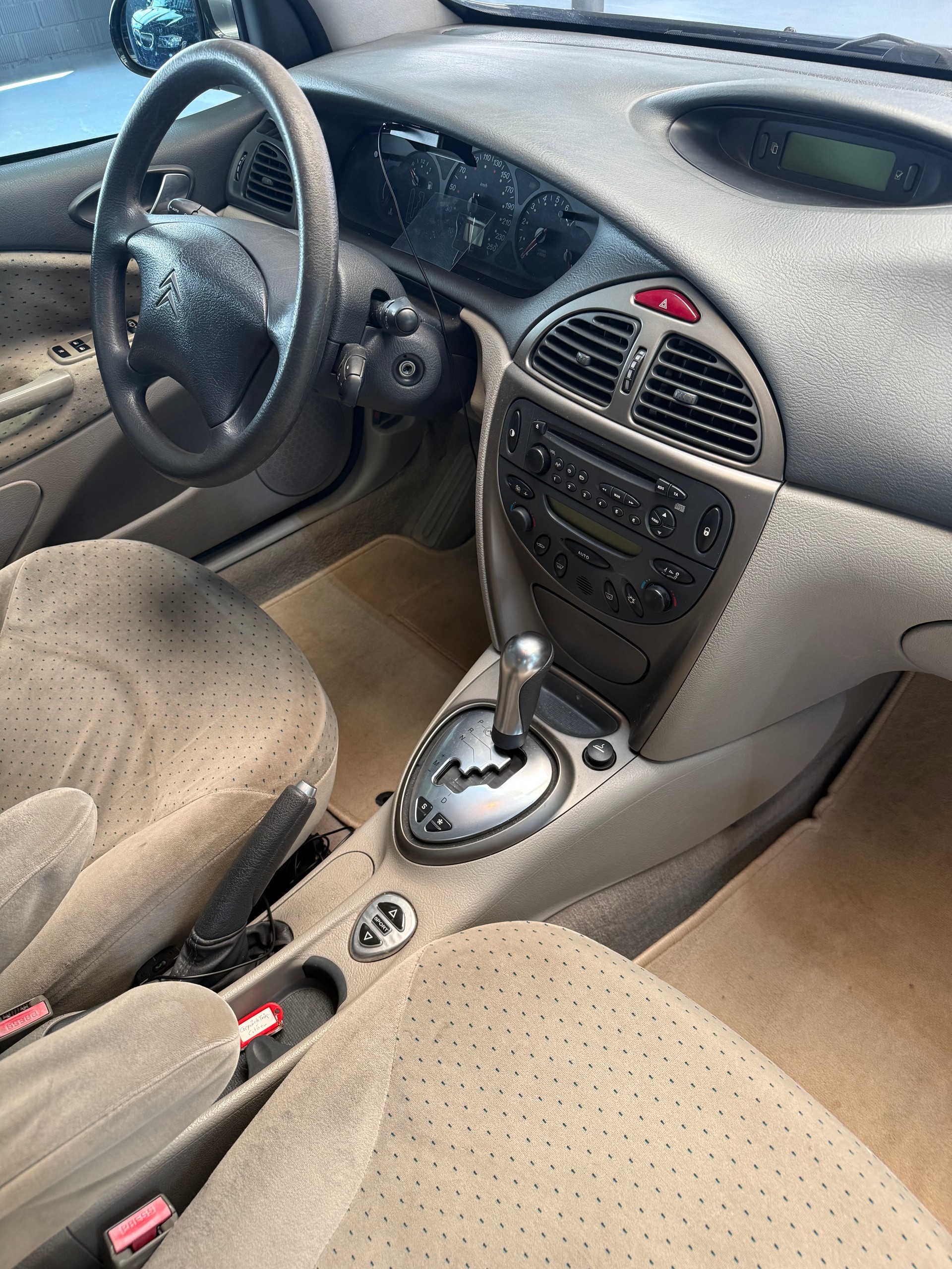 CITROEN C5 Break 2.0i 16V SX Automatic-image-8