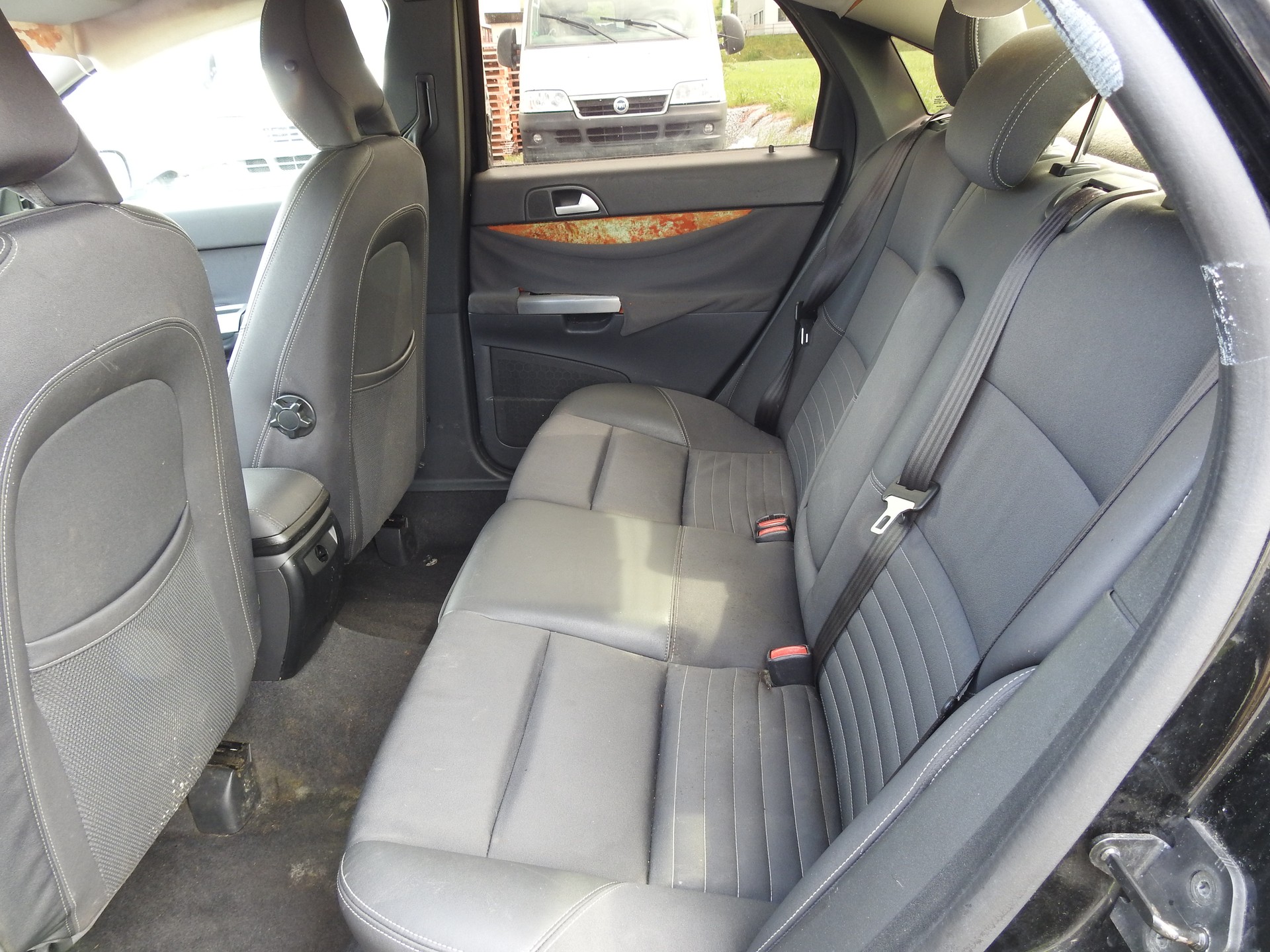 VOLVO S40 T5 Momentum-image-13