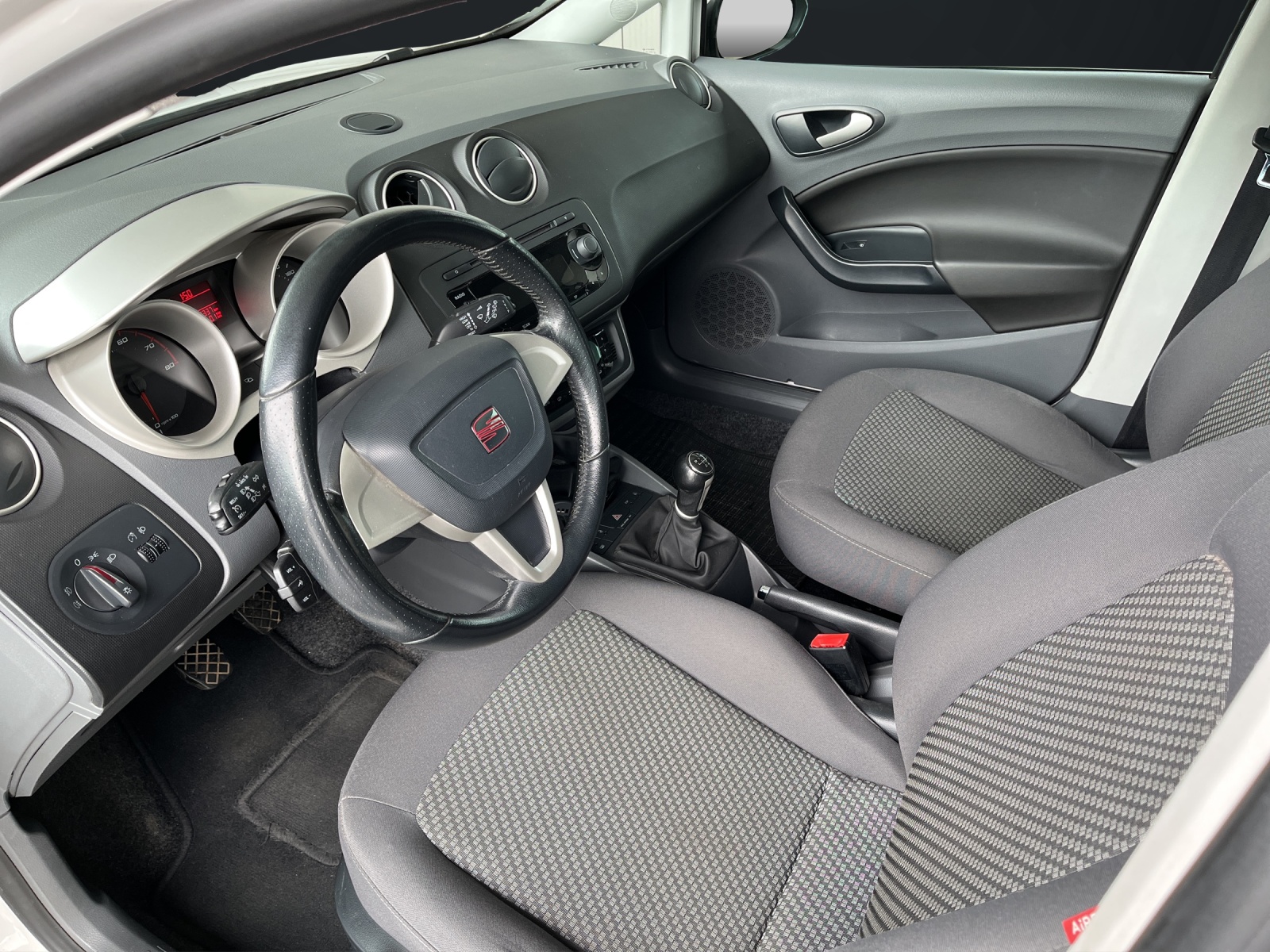SEAT Ibiza 1.2 TSI Style-image-8