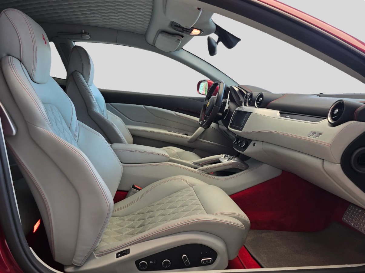 FERRARI FF-image-11