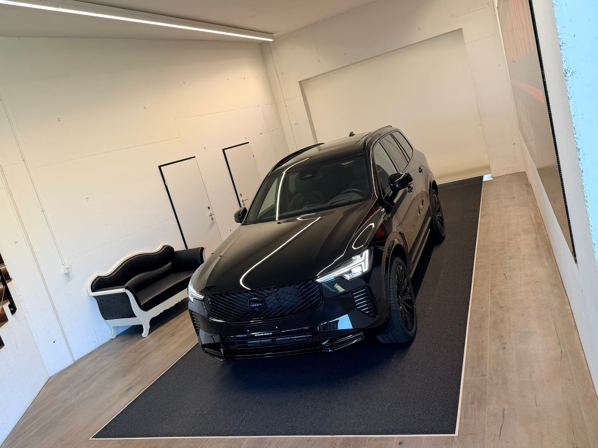 VOLVO XC90 T8 eAWD PluginHybrid Black Edition Geartronic-showroom-element-3