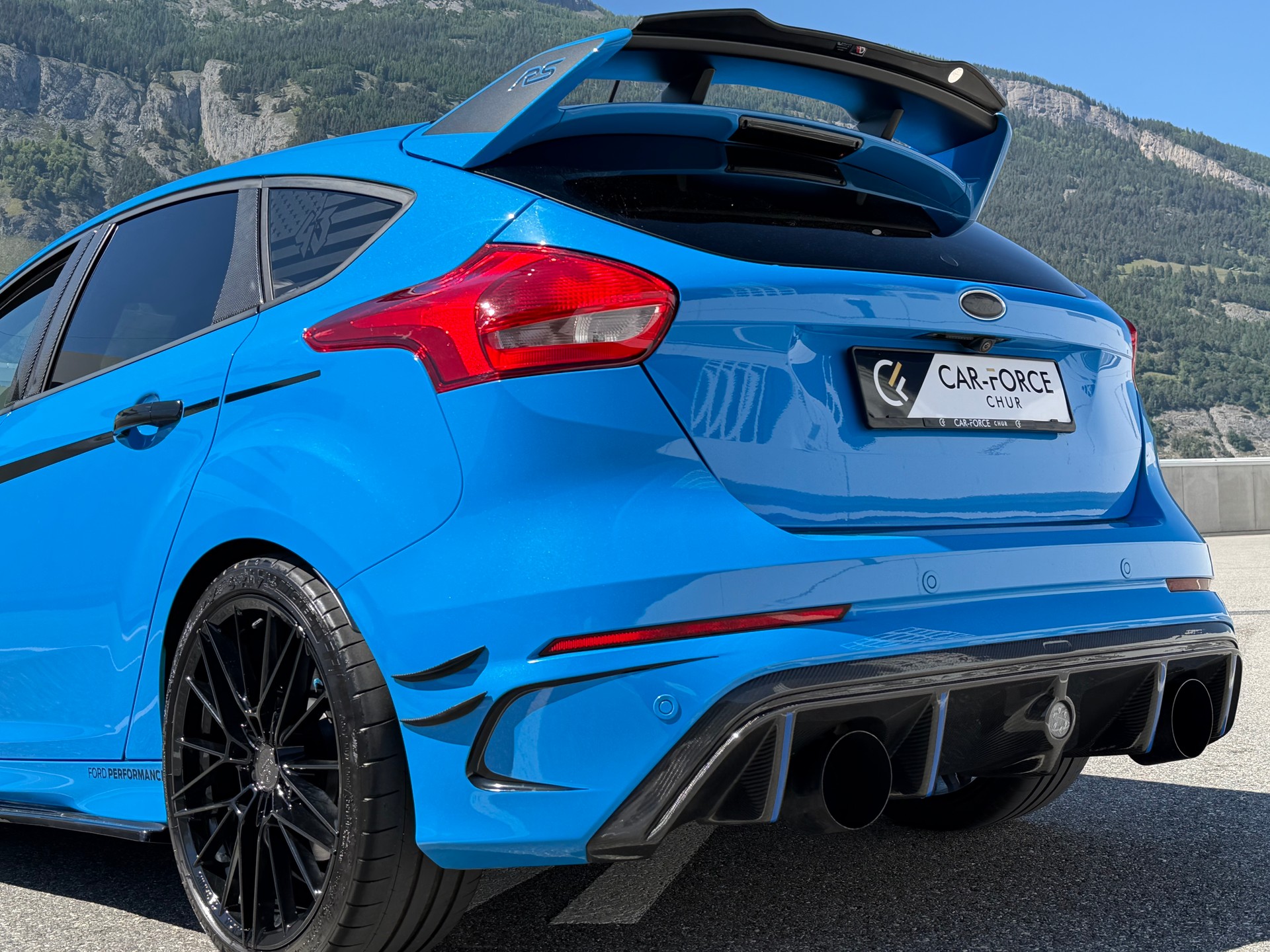 FORD Focus 2.3 EcoBoost RS+ AWD ON POINT-image-11