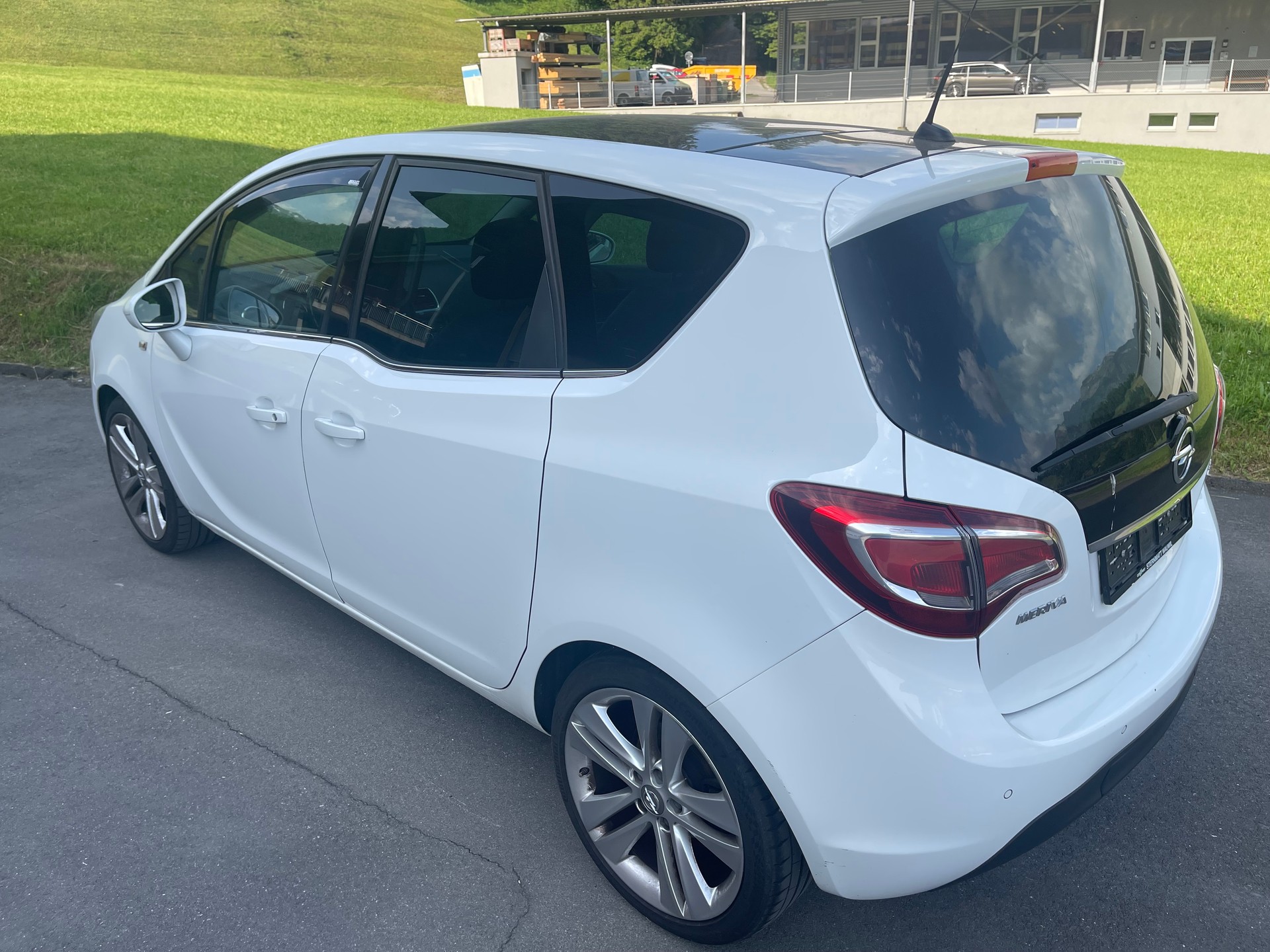 OPEL Meriva 1.4 Turbo Active Edition Automatic-image-5