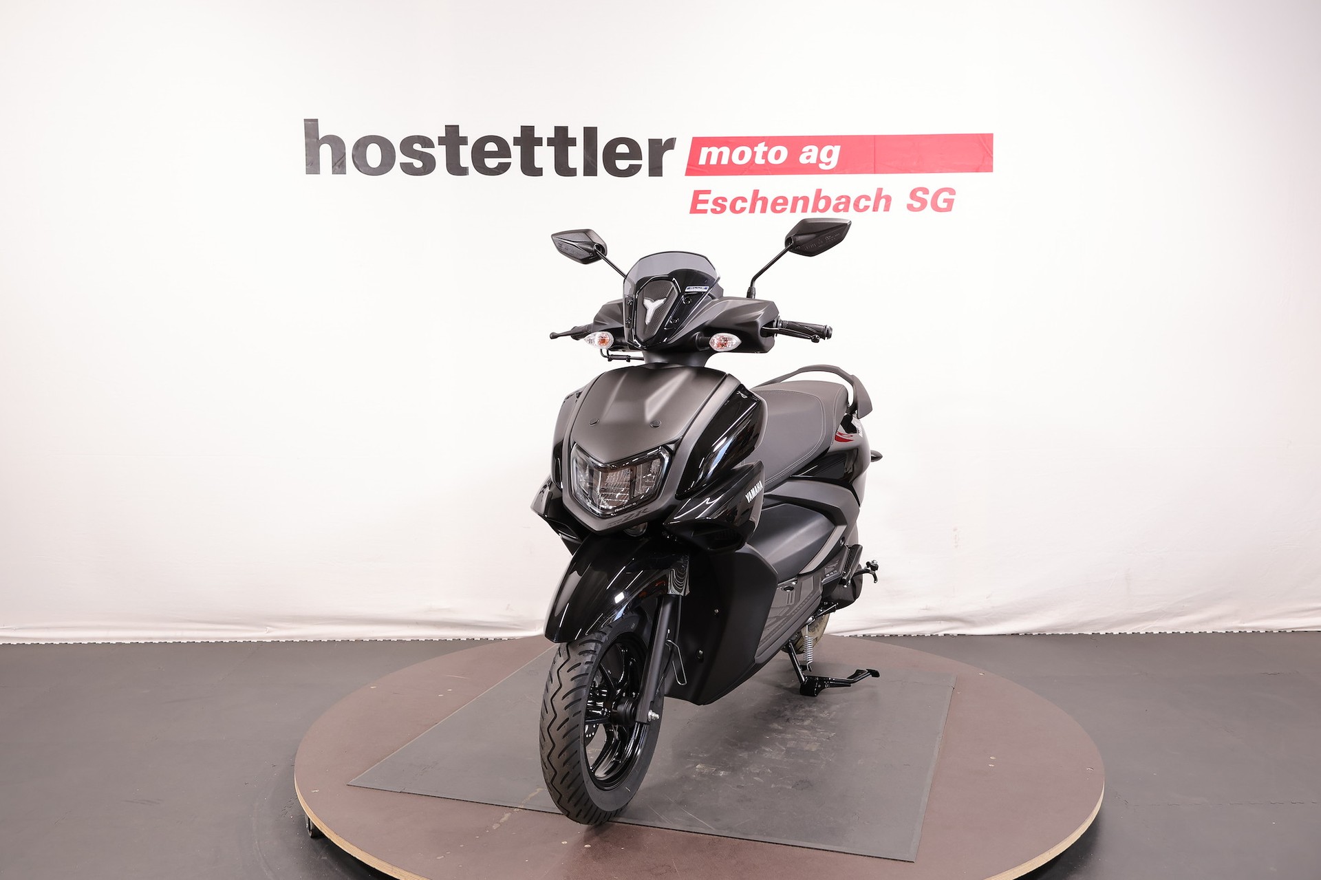 YAMAHA RayZR-showroom-element-2