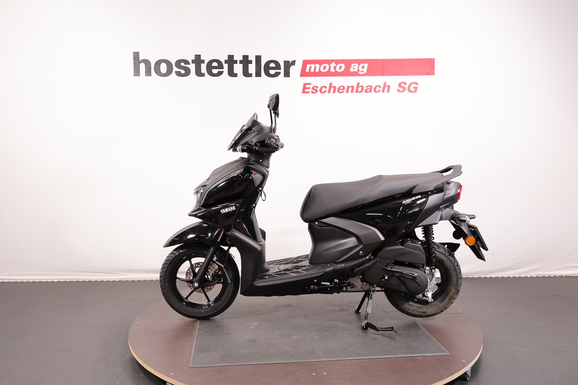 YAMAHA RayZR-showroom-element-3